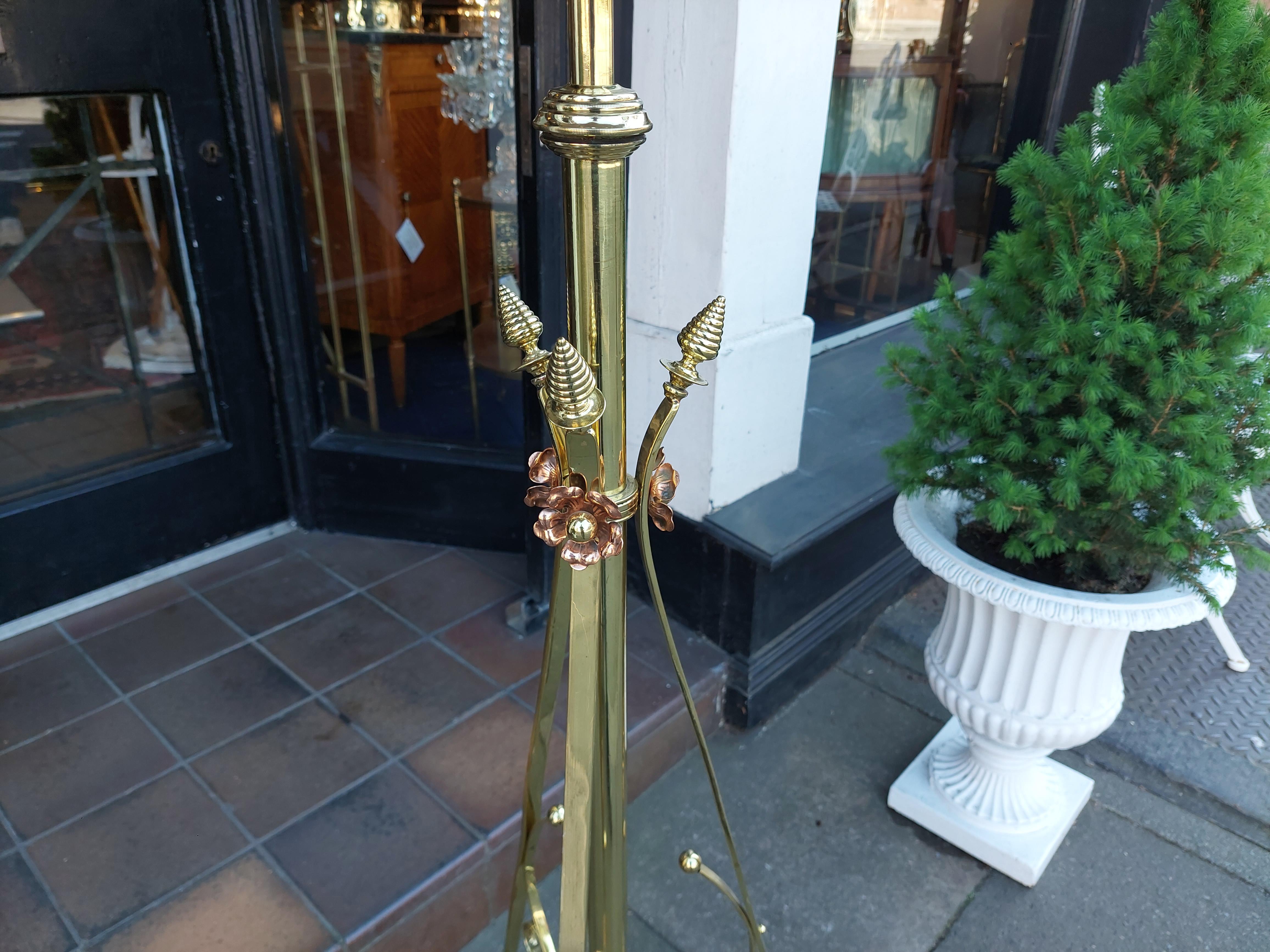 Lampada a olio regolabile standard in ottone di Arts and Crafts In condizioni buone in vendita a Altrincham, GB