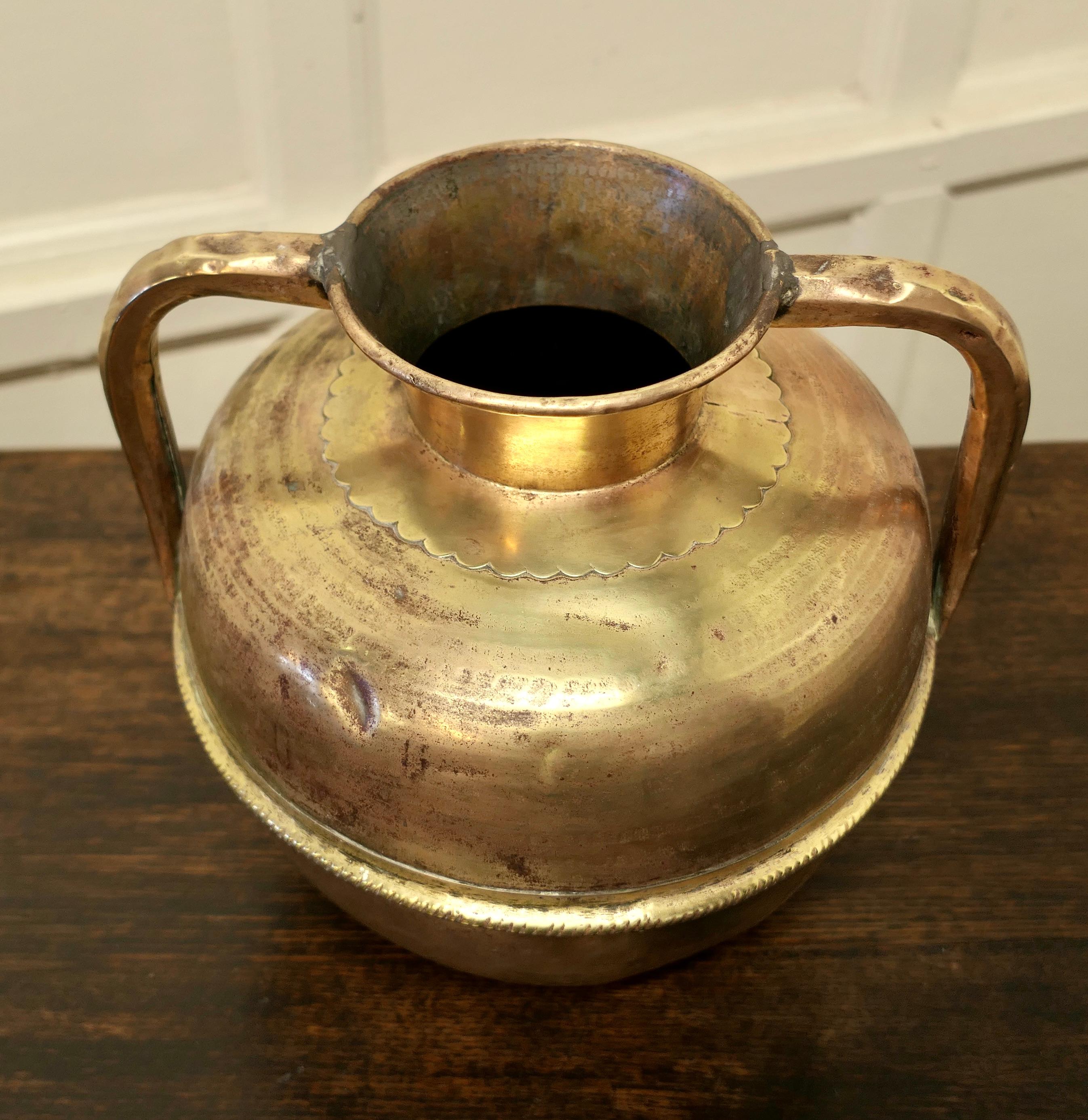 Arts and Crafts Brass Urn with Handles In Good Condition For Sale In Chillerton, Isle of Wight