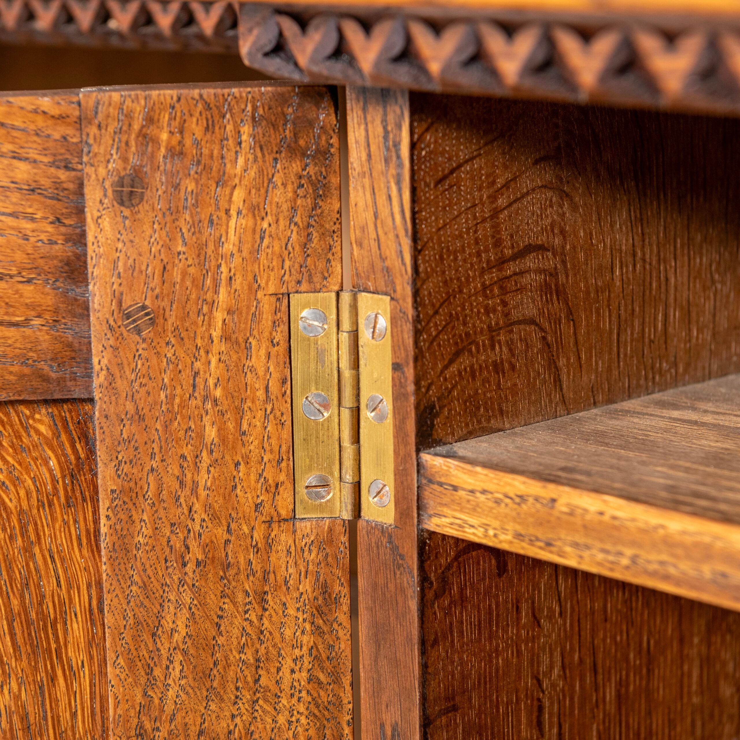 Arts and Crafts Breakfront Bookcase by Stanley Webb Davies, England circa 1925 For Sale 1