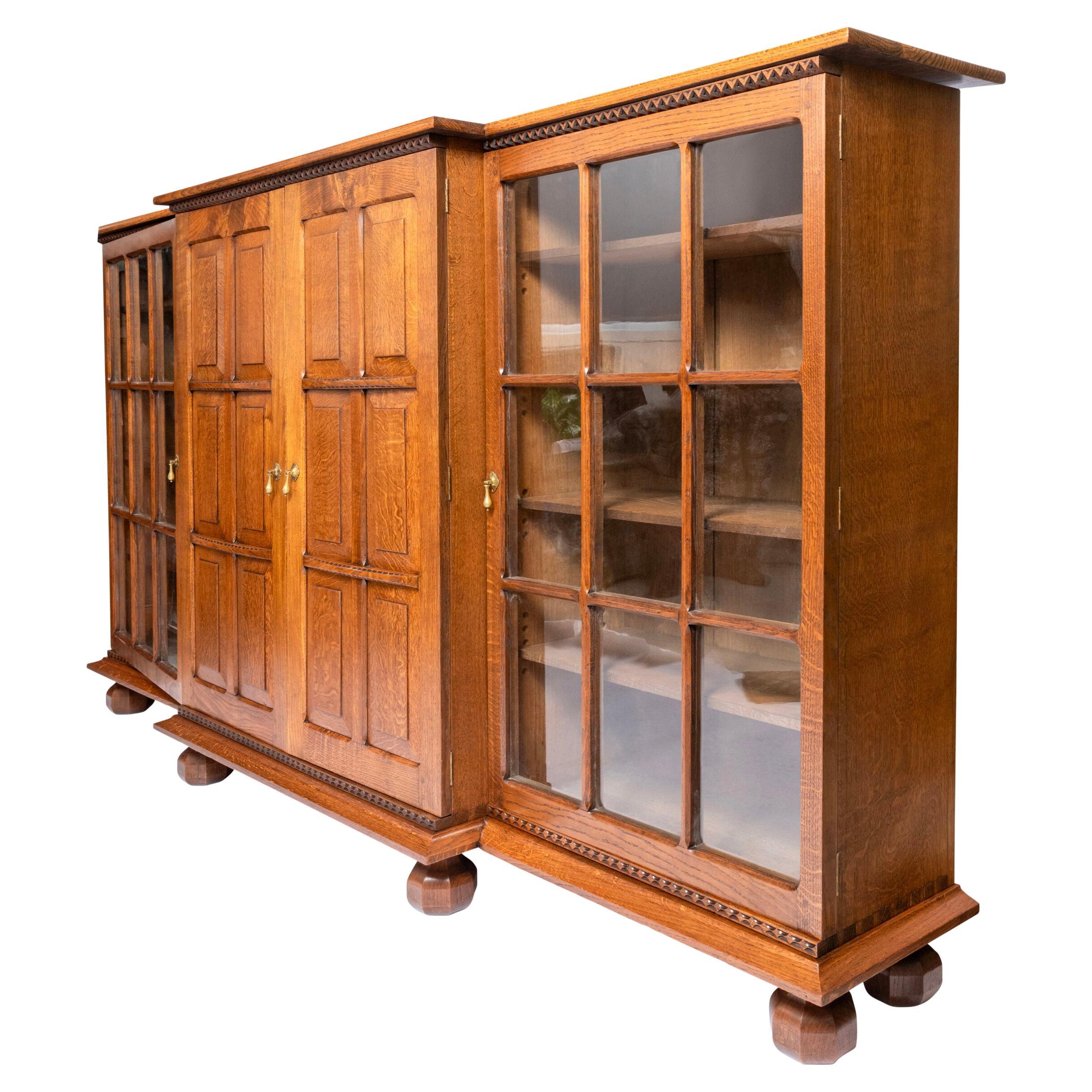Libreria a muro Arts and Crafts di Stanley Webb Davies, Inghilterra, circa 1925