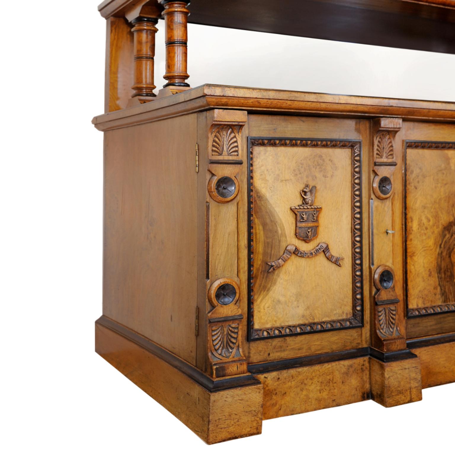 Arts and Crafts Burr Oak Serving Table/Cabinet, circa 1890 In Good Condition For Sale In Tetbury, Gloucestershire