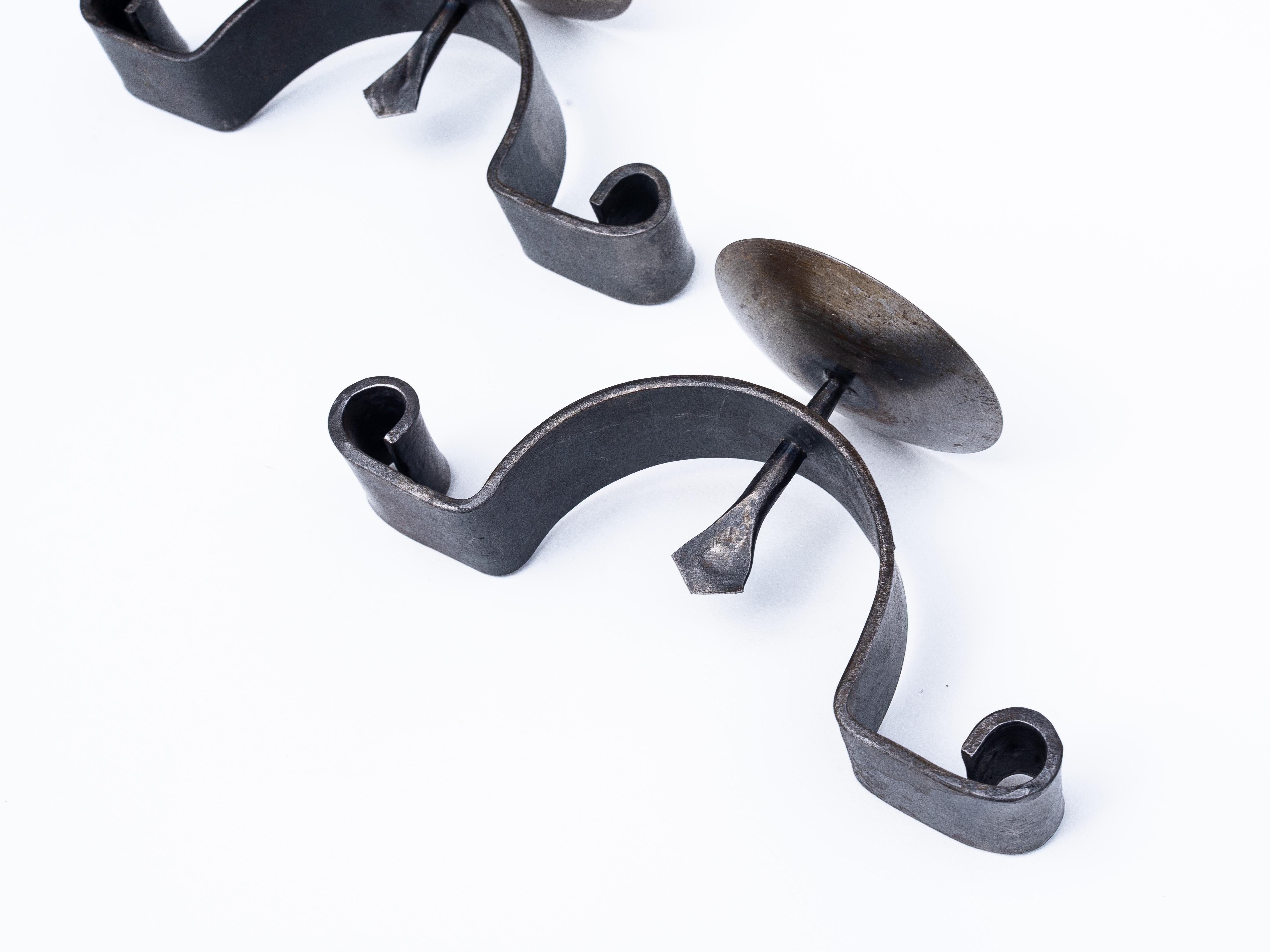Candeleros / Portavelas Arts and Crafts - Hierro forjado - Siglo XIX en venta 5