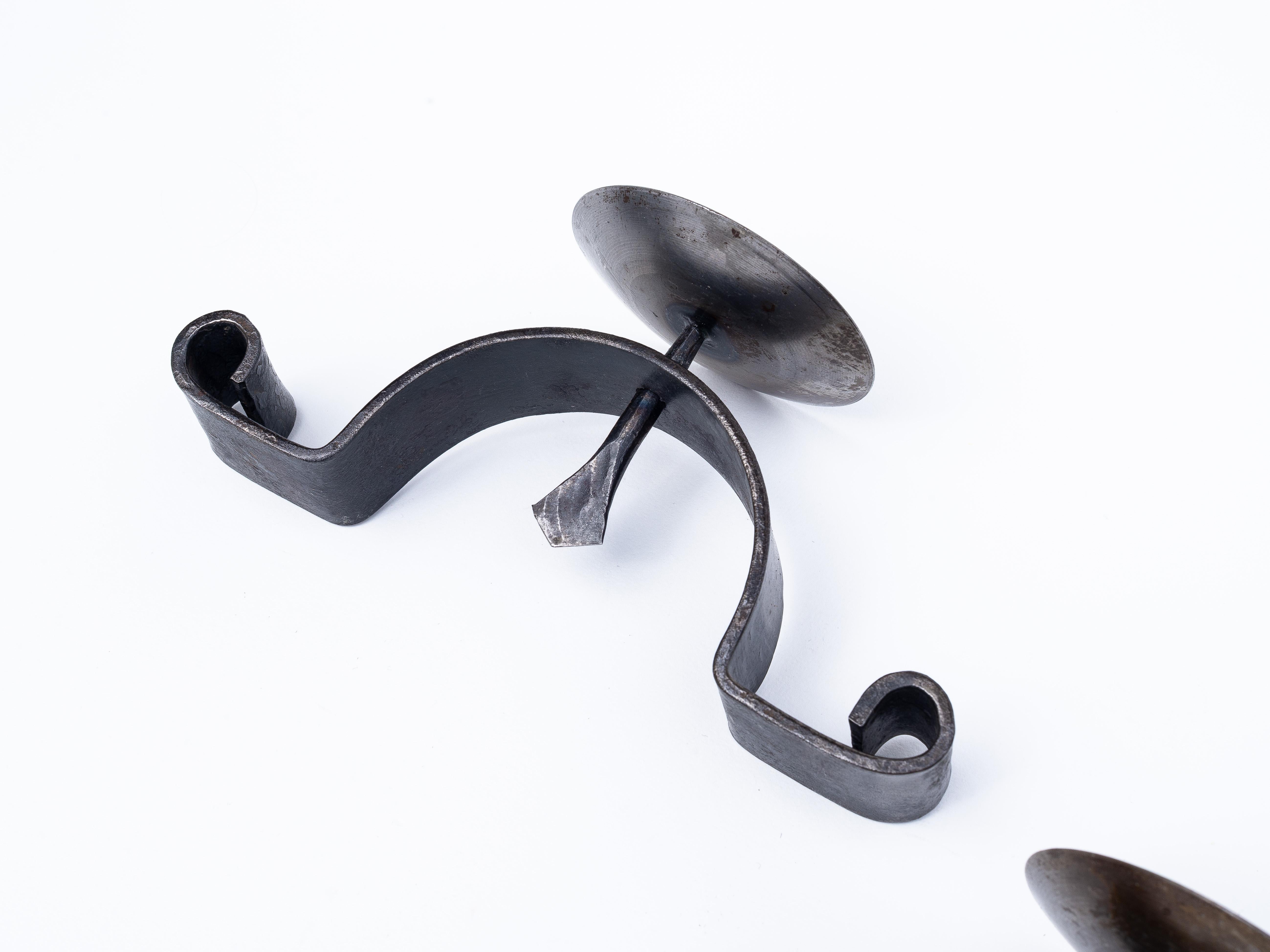 Candeleros / Portavelas Arts and Crafts - Hierro forjado - Siglo XIX en venta 6