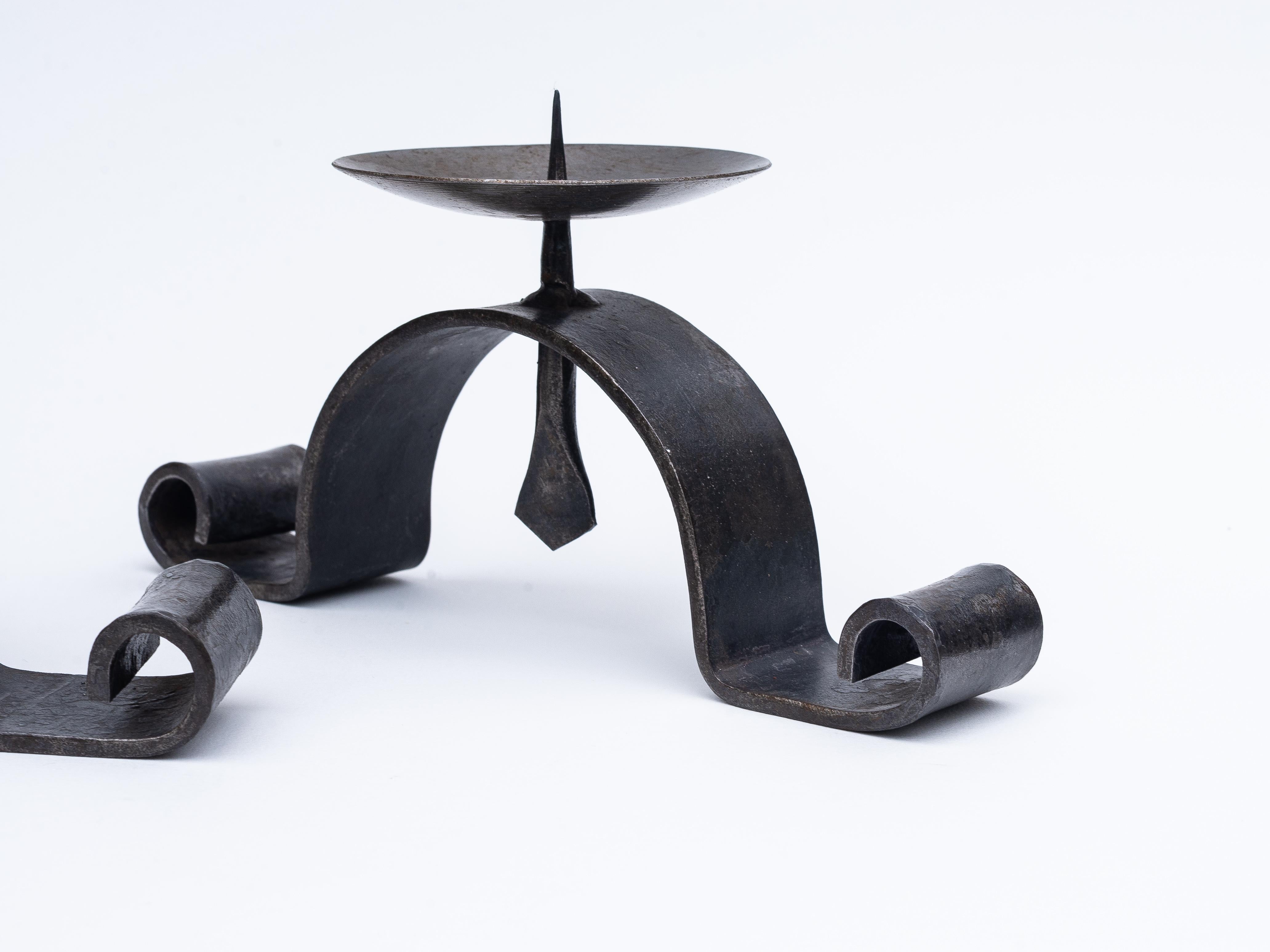Candeleros / Portavelas Arts and Crafts - Hierro forjado - Siglo XIX Forjado en venta