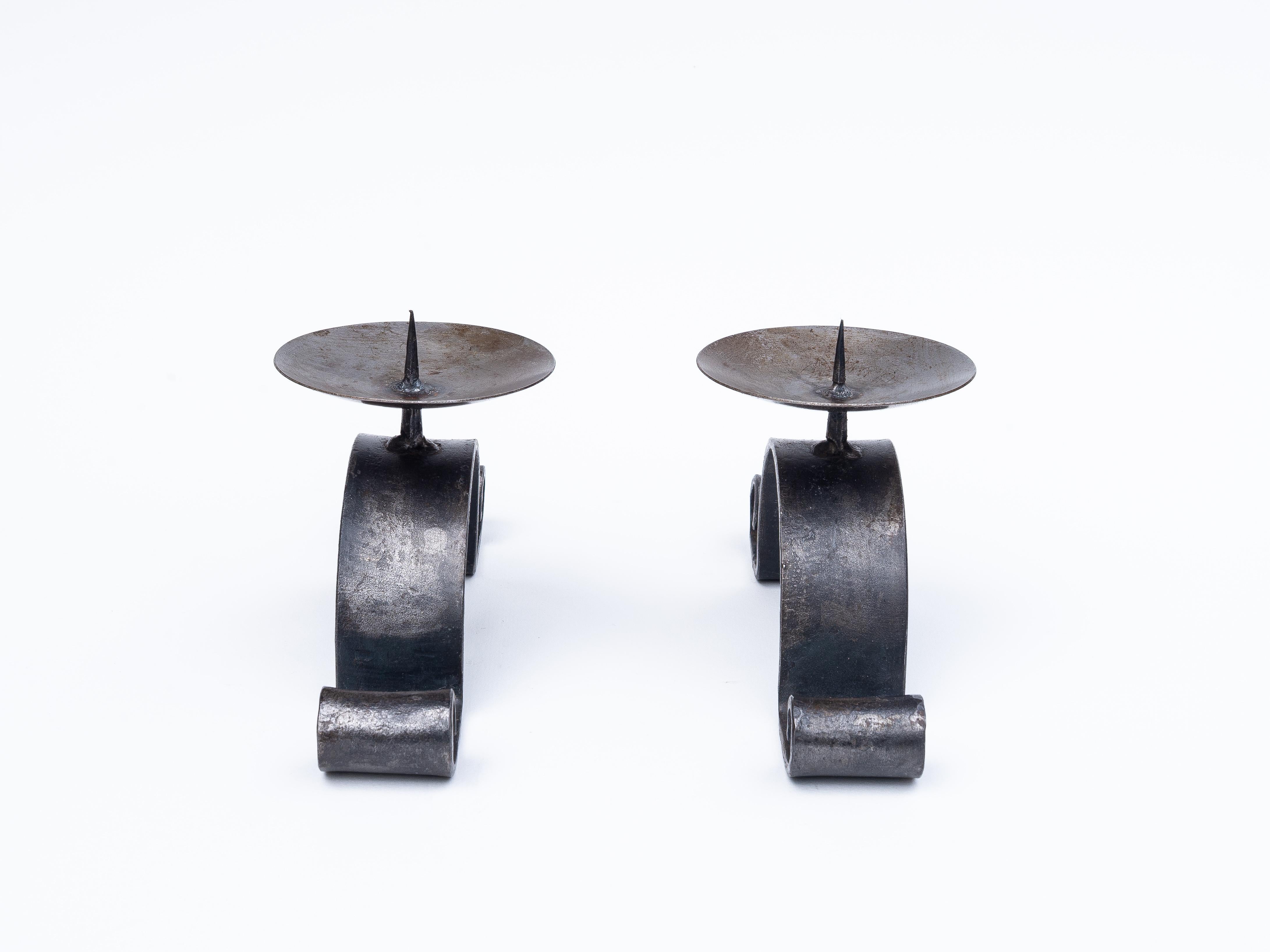 Candeleros / Portavelas Arts and Crafts - Hierro forjado - Siglo XIX siglo XIX en venta
