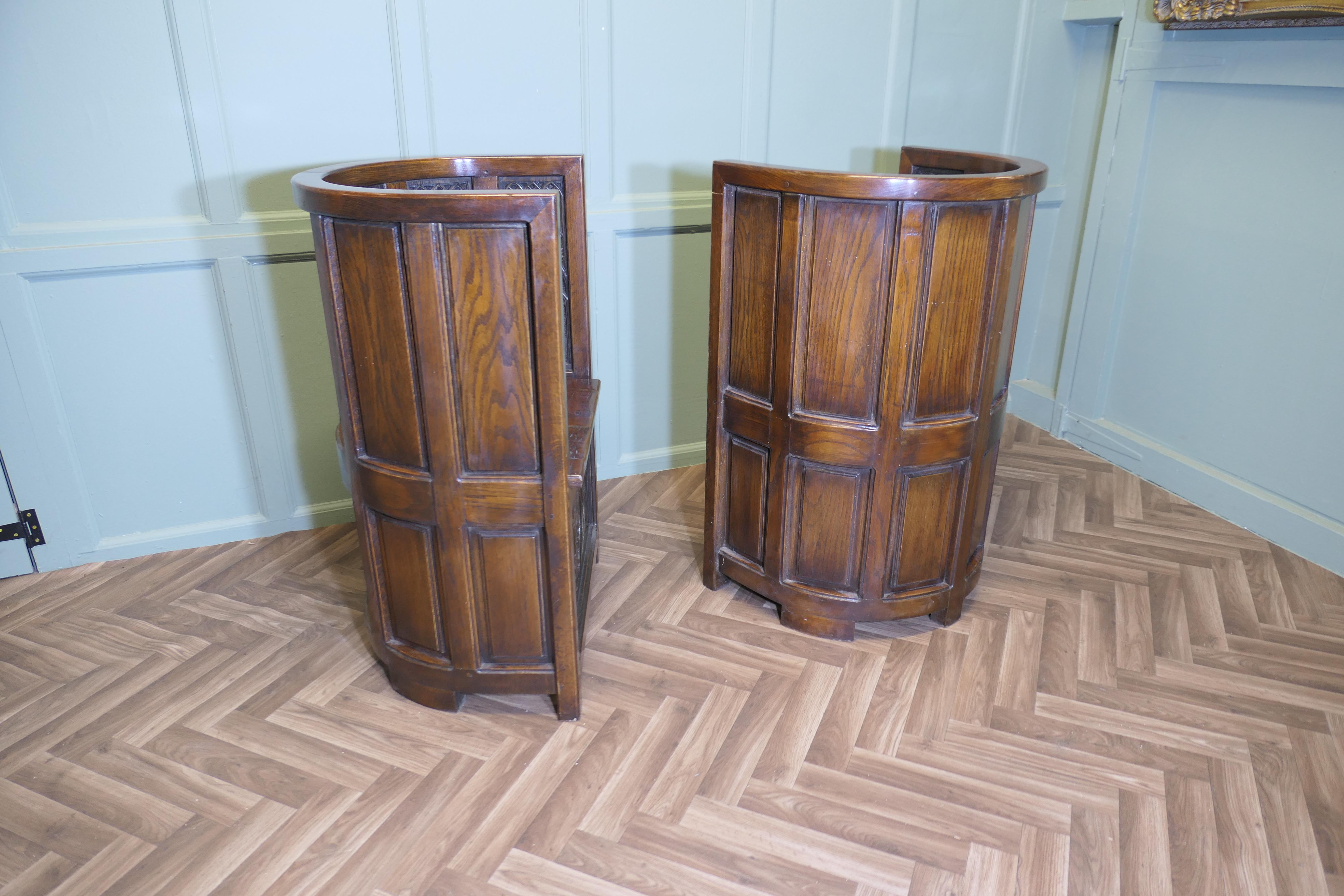 Arts and Crafts Carved Barrel Back Hall or Library Chairs in vendita 6