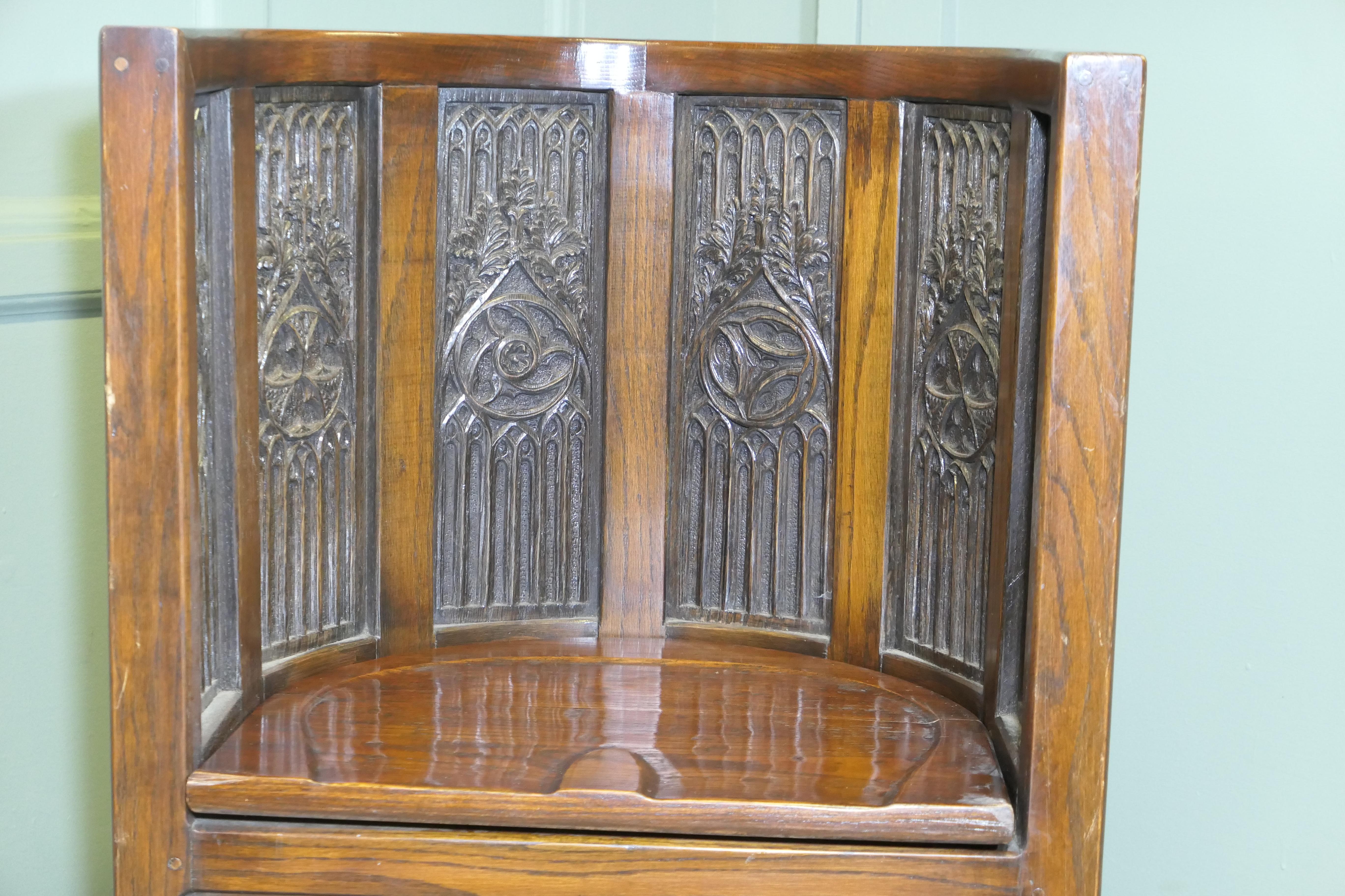 Estetismo Arts and Crafts Carved Barrel Back Hall or Library Chairs in vendita