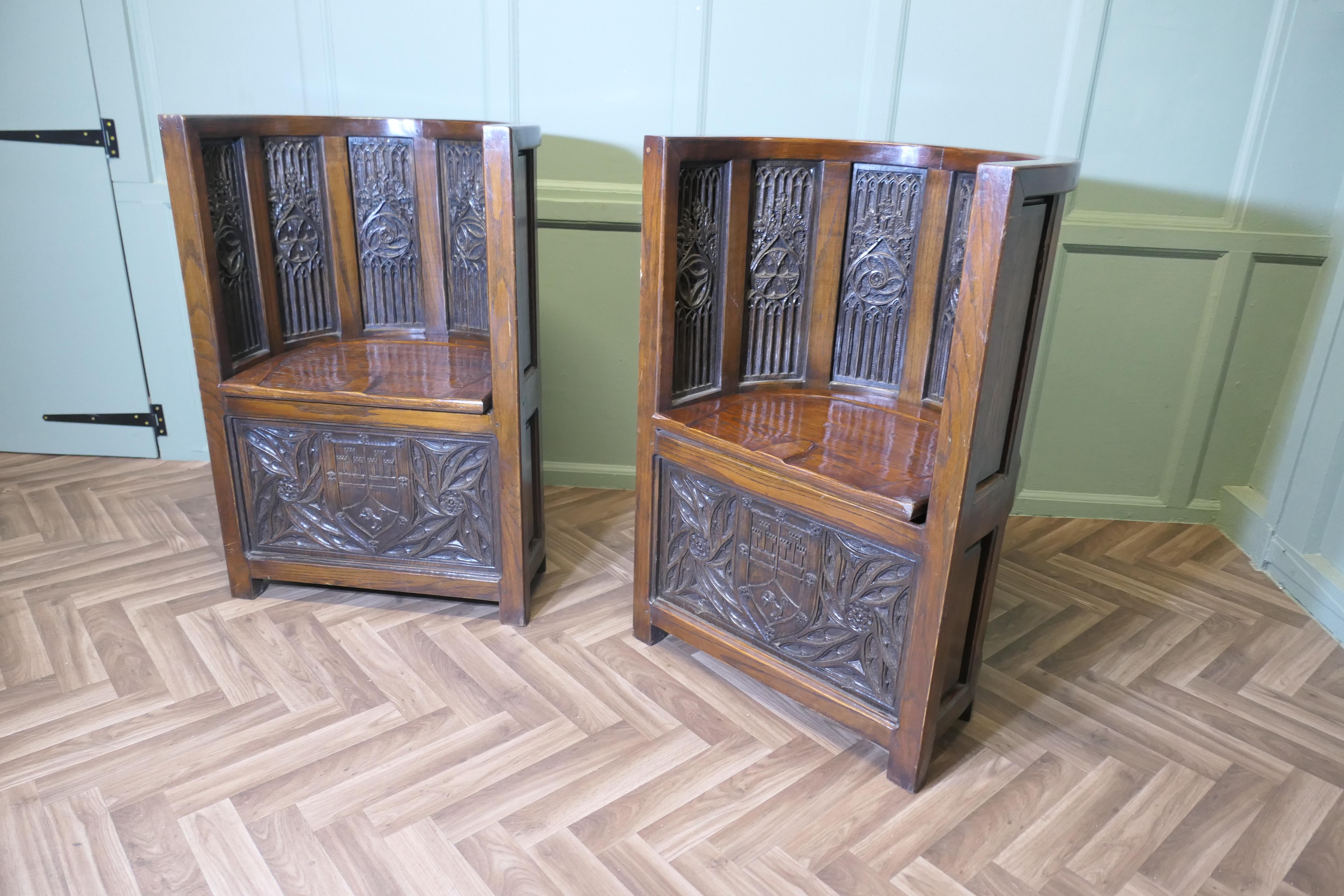 Metà XIX secolo Arts and Crafts Carved Barrel Back Hall or Library Chairs in vendita