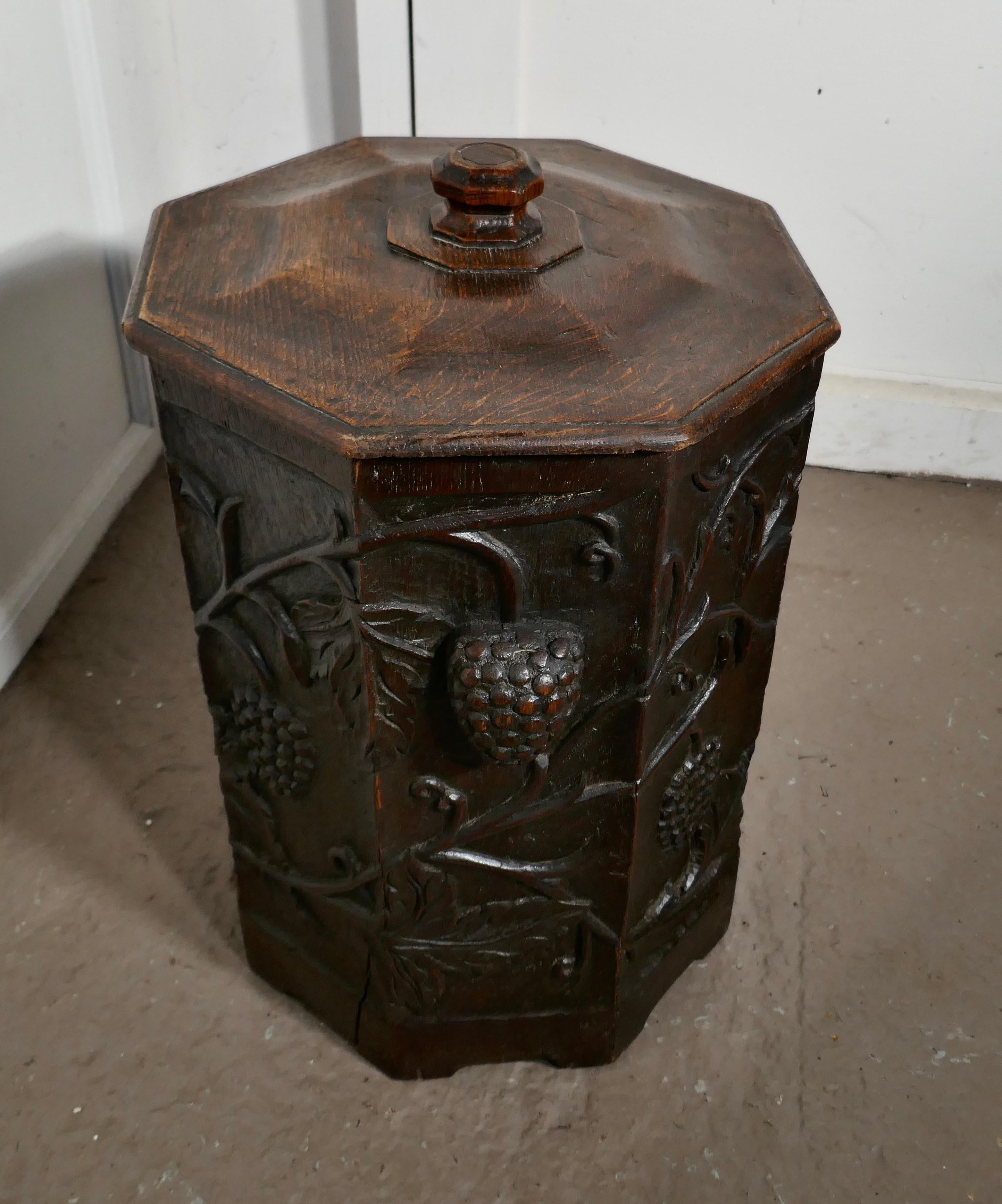 Arts & Crafts Carved Oak Lined Coal or Log Bucket In Good Condition In Chillerton, Isle of Wight