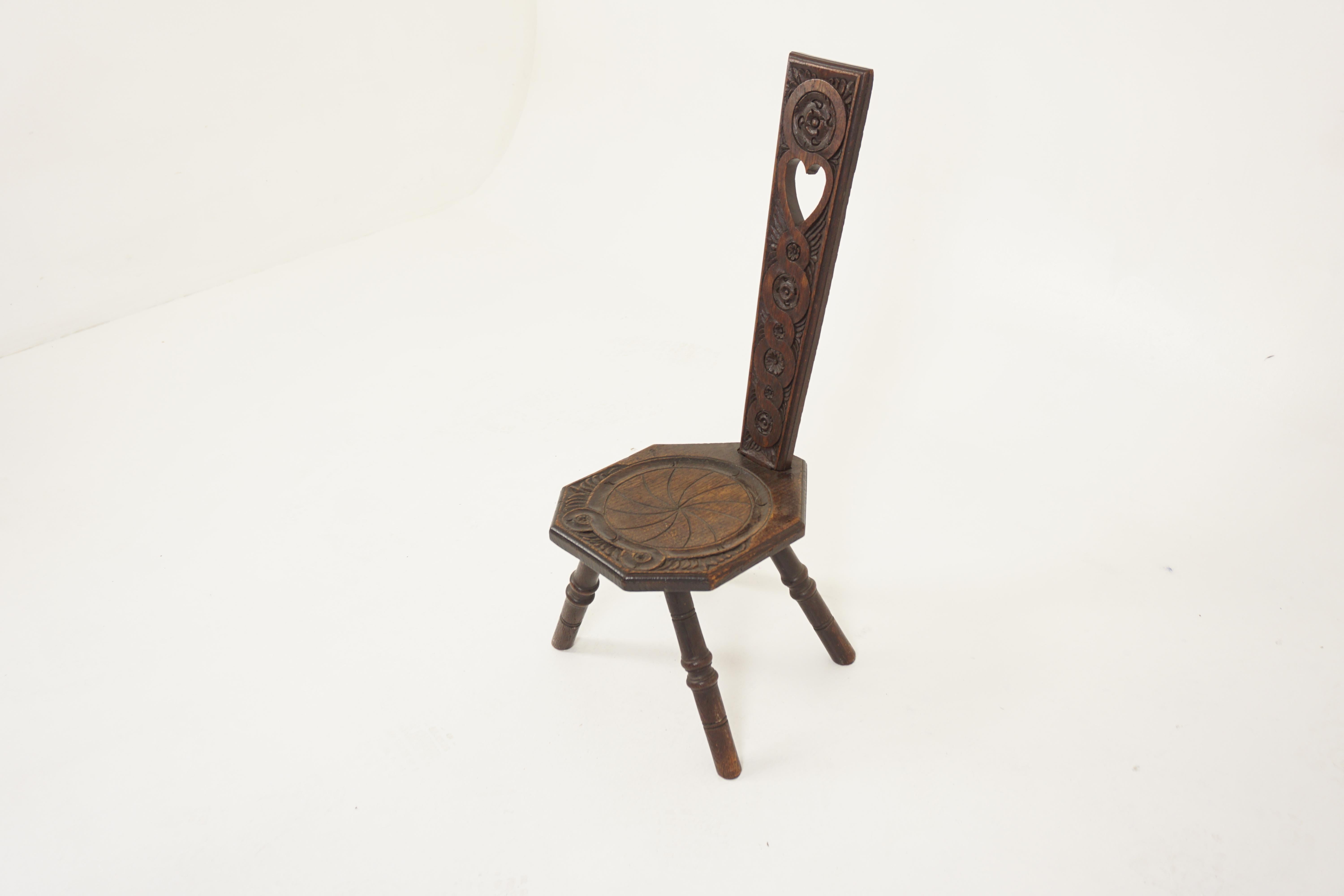 Arts and Crafts Carved Oak Spinning chair, hall chair, Scotland 1910, H030

Scotland 1910
Solid Oak
Original finish
Having a beautifully carved seat
With a high back and an inset heart
All standing on four turned splayed legs
Wonderful quality and