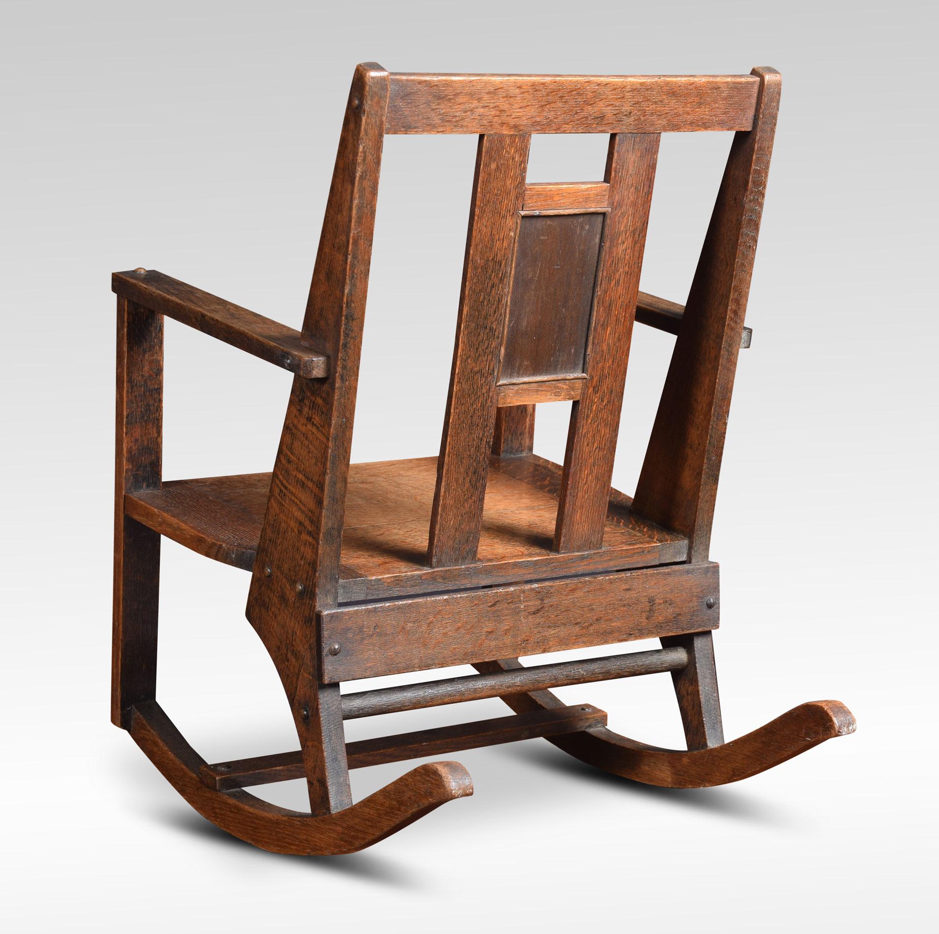 20ième siècle Arts & Artisanat Chaise à bascule pour enfants en vente