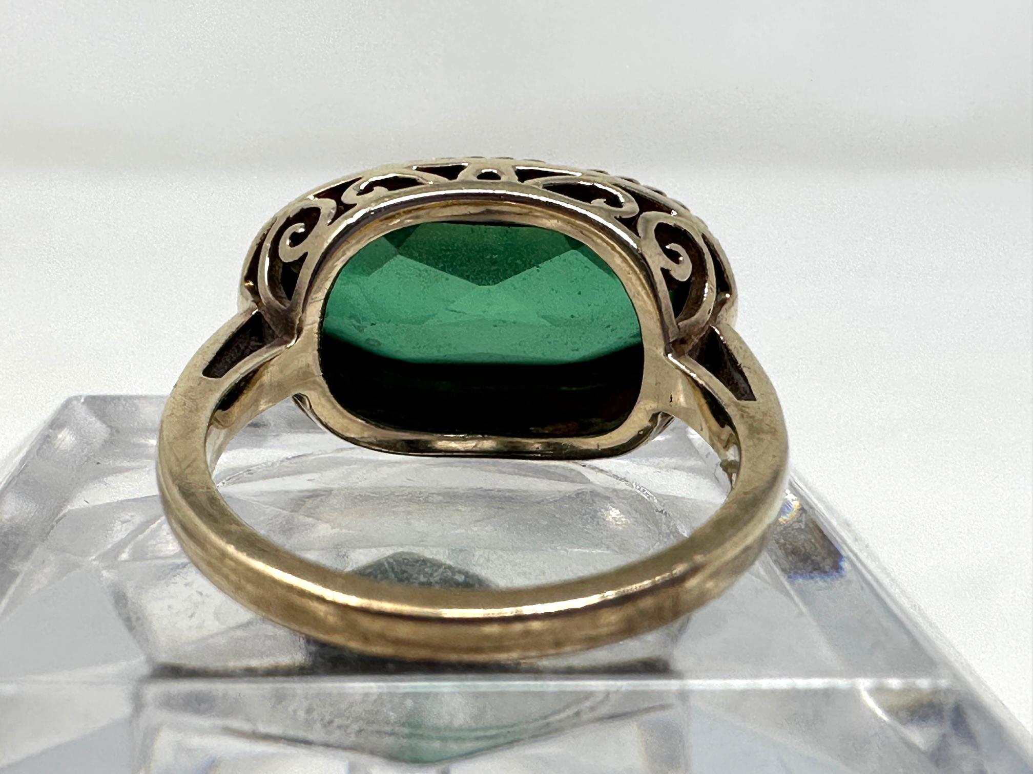 Arts and Crafts Circa 1890’s Green Tourmaline faceted Gold Ring  For Sale 1