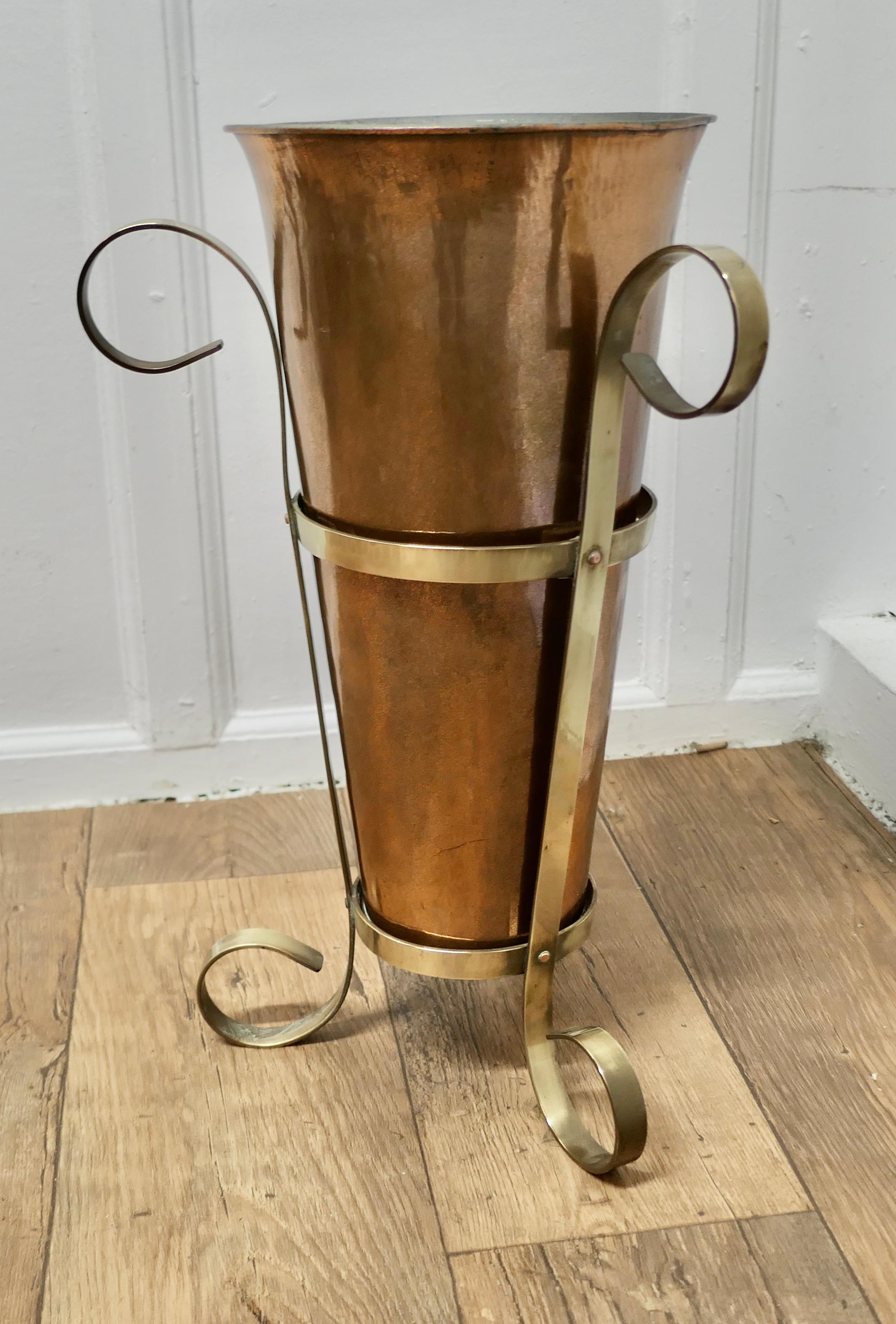 Arts and Crafts Copper and Brass Umbrella Stand  An unusual and attractive piece In Good Condition For Sale In Chillerton, Isle of Wight