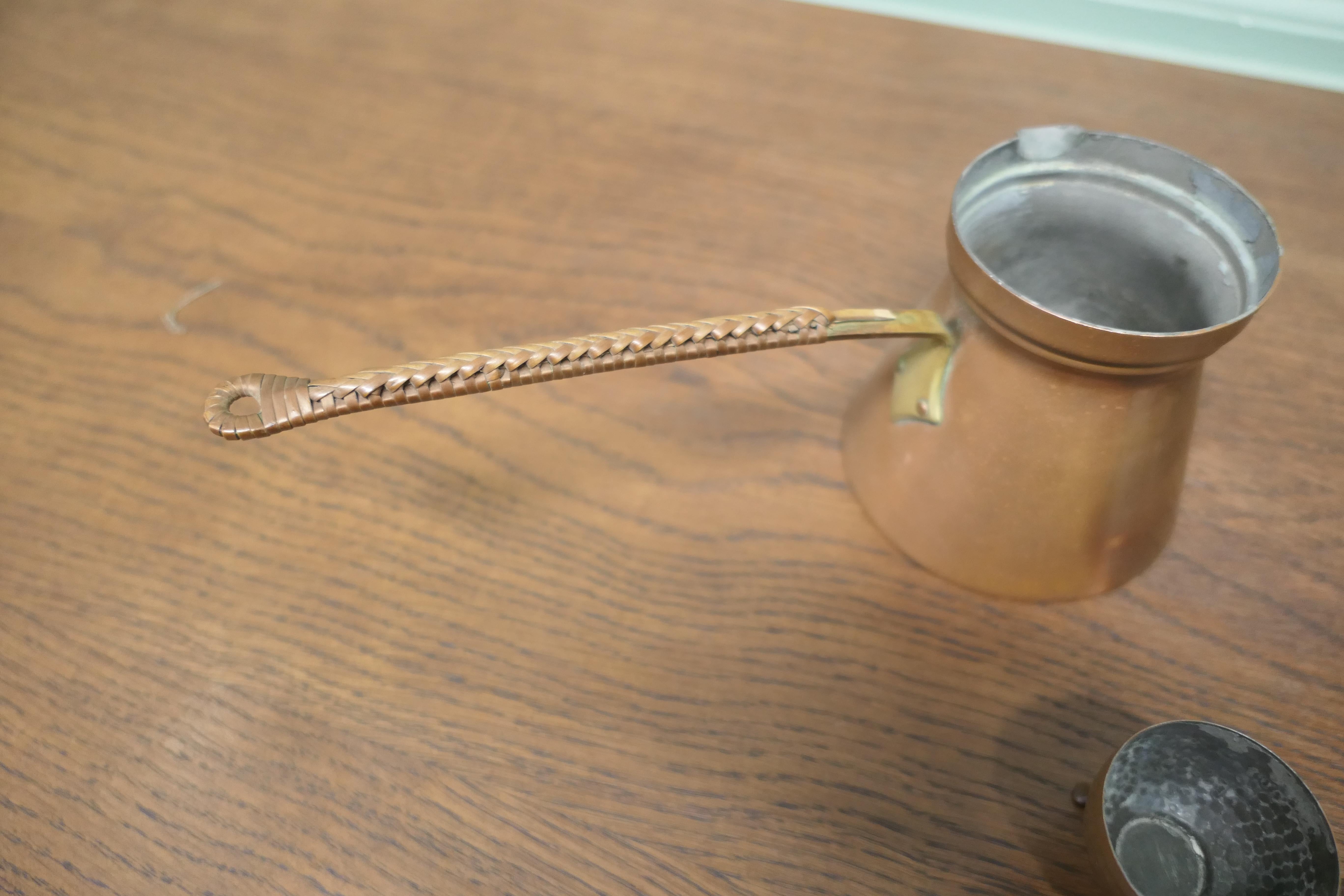 Collection'S di Arts and Craft in rame per la colazione  Una buona collezione In condizioni buone in vendita a Godshill, Isle of Wight