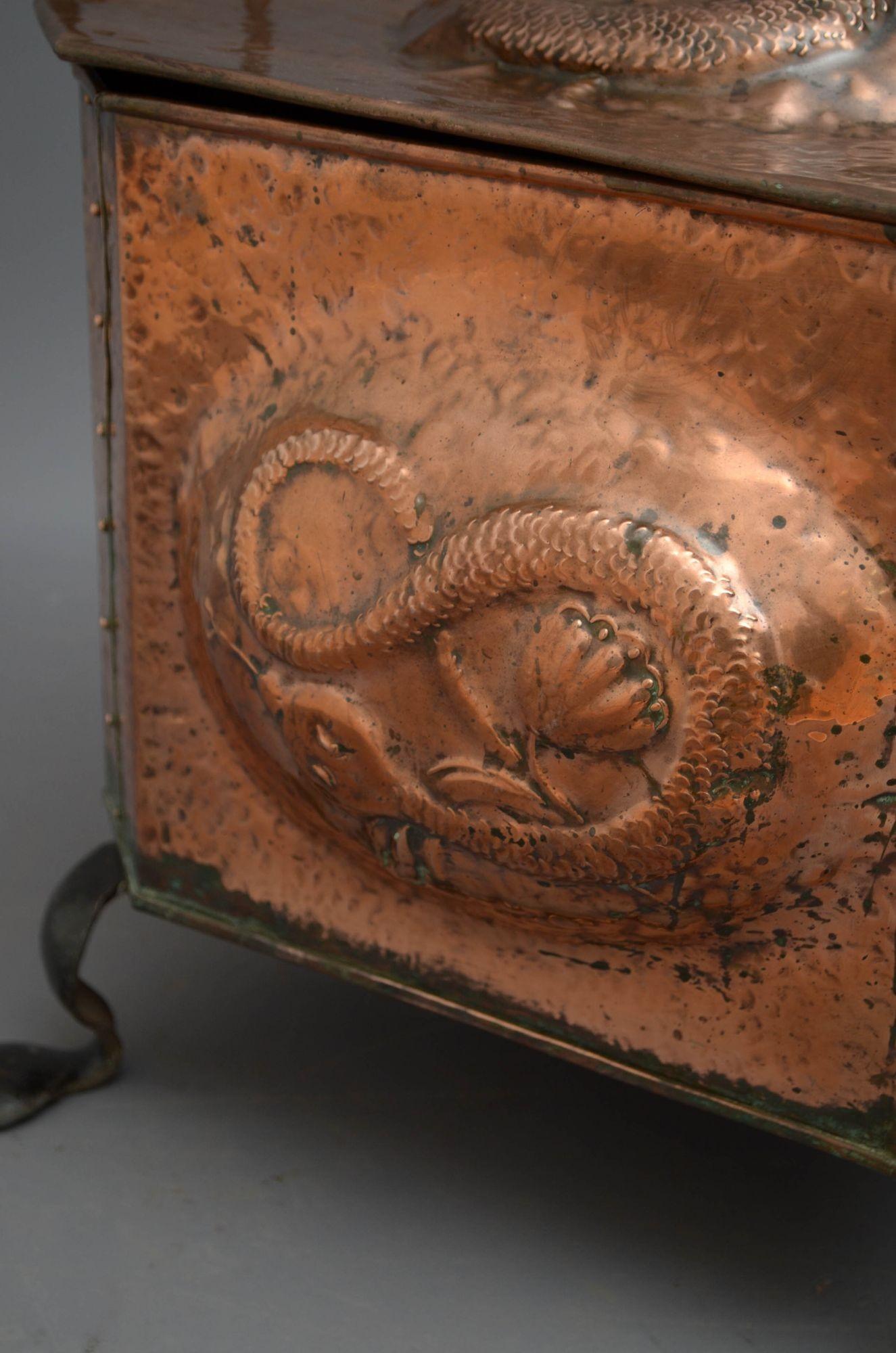 20ième siècle Craft Copper Craft Corbeille à charbon Corbeille à bûches en vente