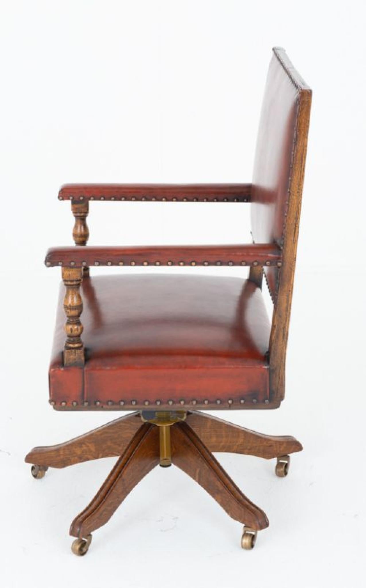 Early 20th Century Arts and Crafts Desk Chair Swivel Office Seat Oak For Sale