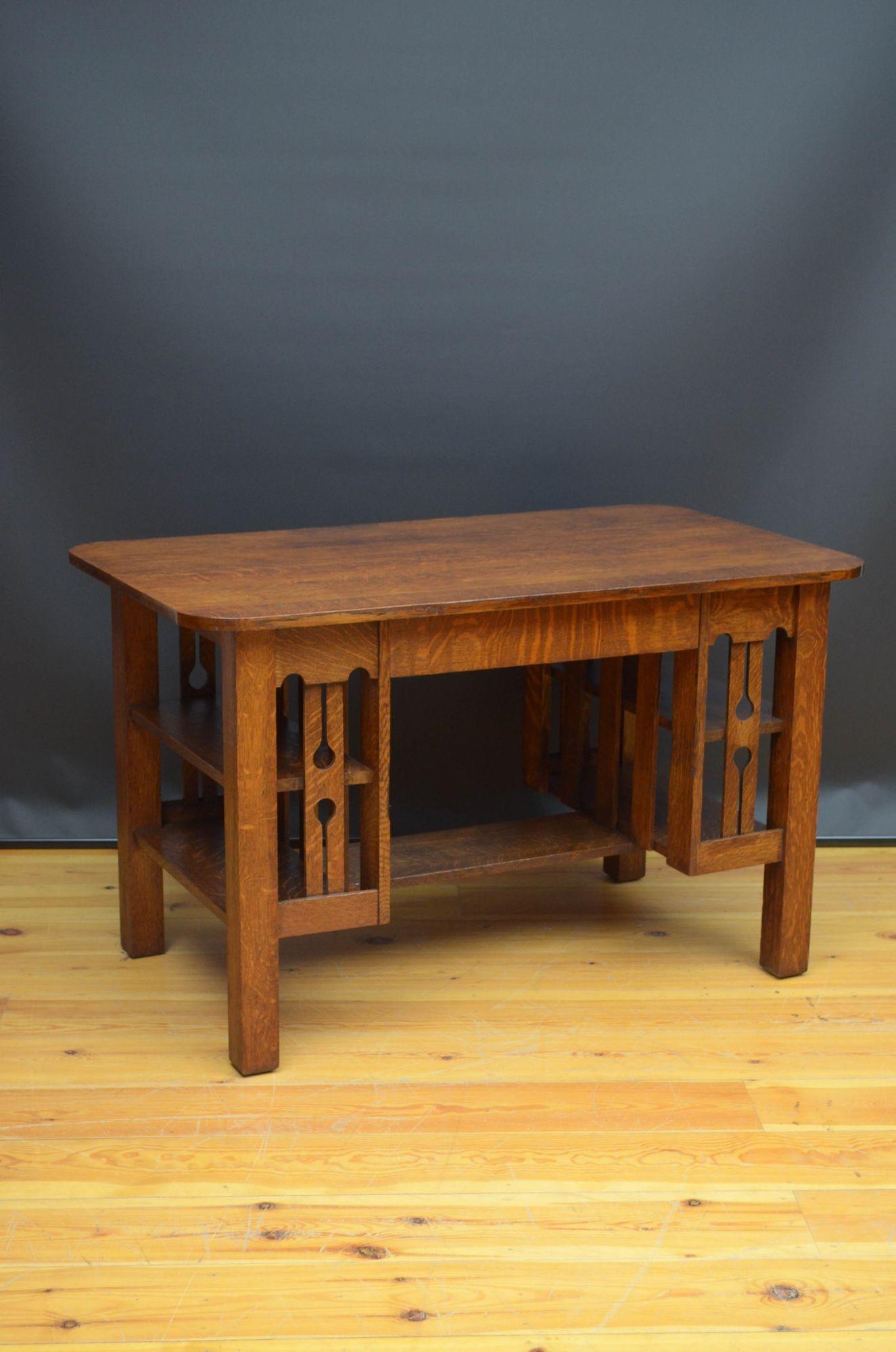Arts and Crafts Desk in Oak For Sale 10
