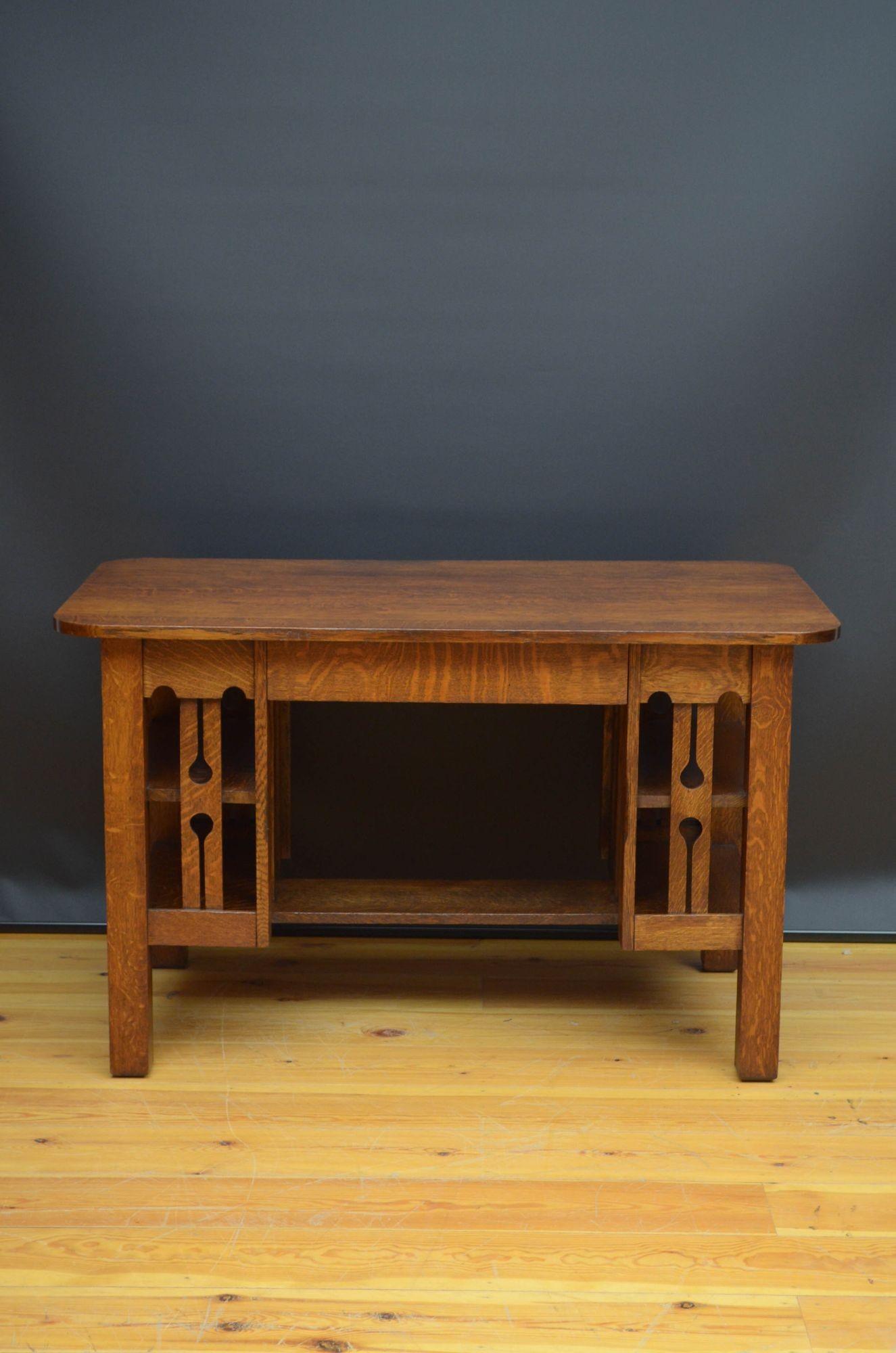 Arts and Crafts Desk in Oak For Sale 11