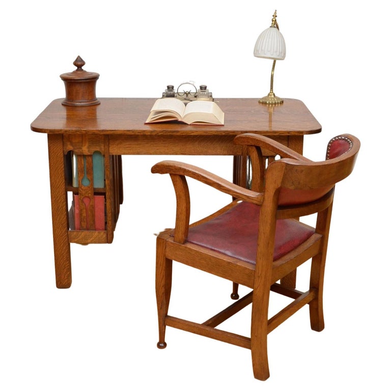 Arts and Crafts Desk in Oak For Sale at 1stDibs