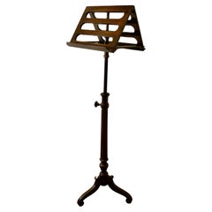 Leggio o leggio Duet di Arts and Crafts  Un pezzo molto attraente