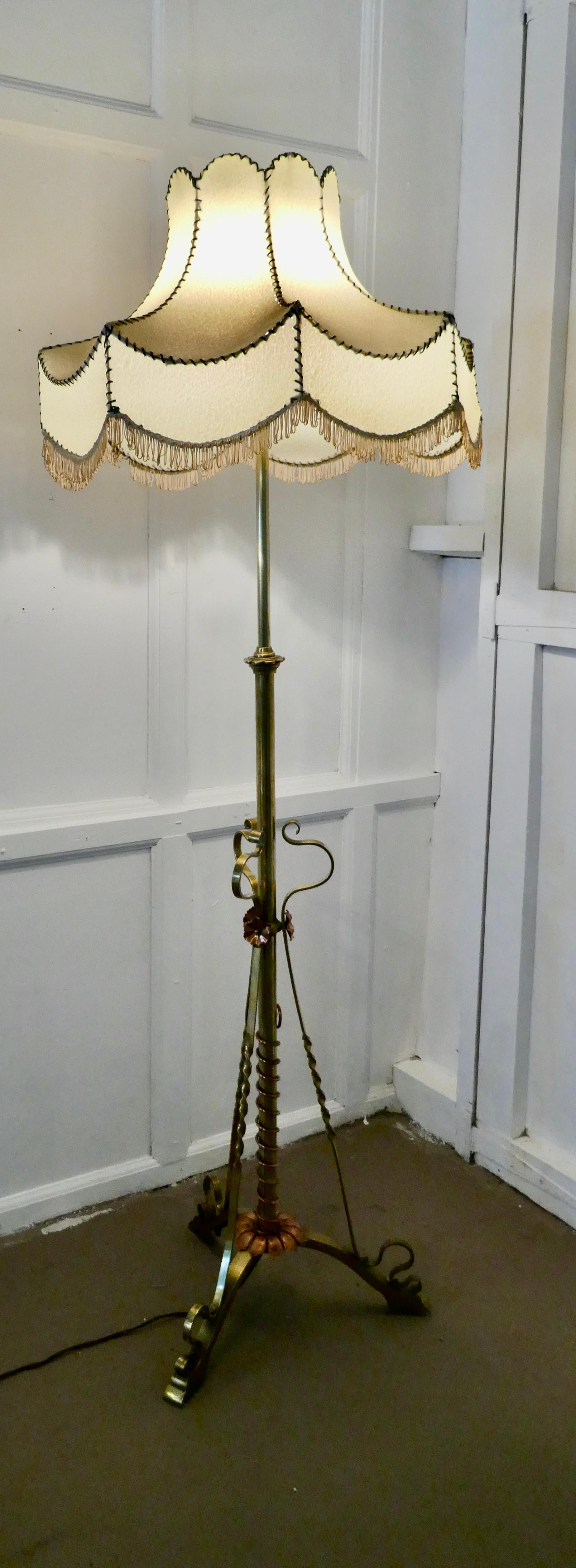 Arts & Crafts Extending Brass Floor Lamp, Standard Lamp In Good Condition In Chillerton, Isle of Wight