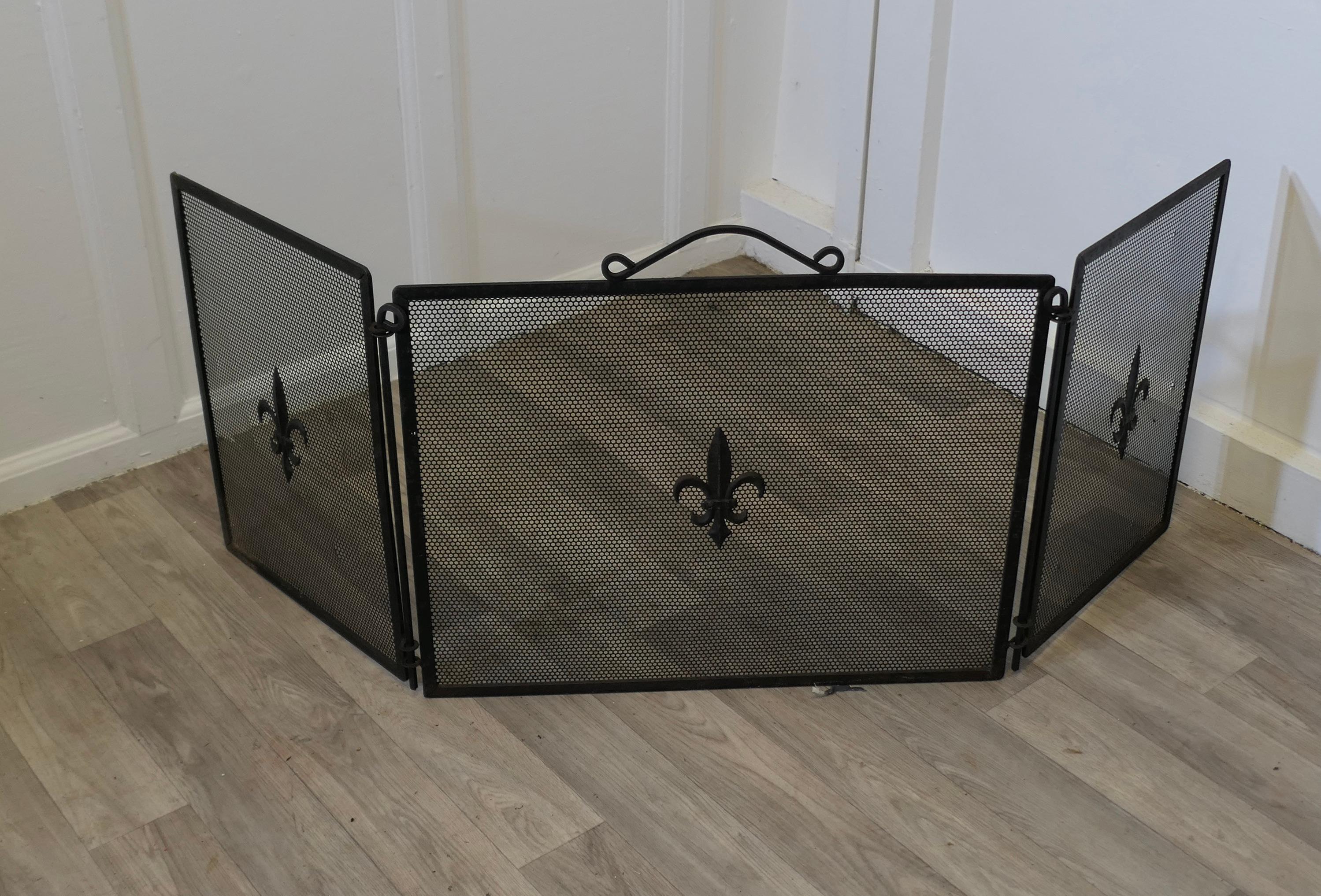 Gothique Pare-feu pliable Craft, pare-étincelles en vente