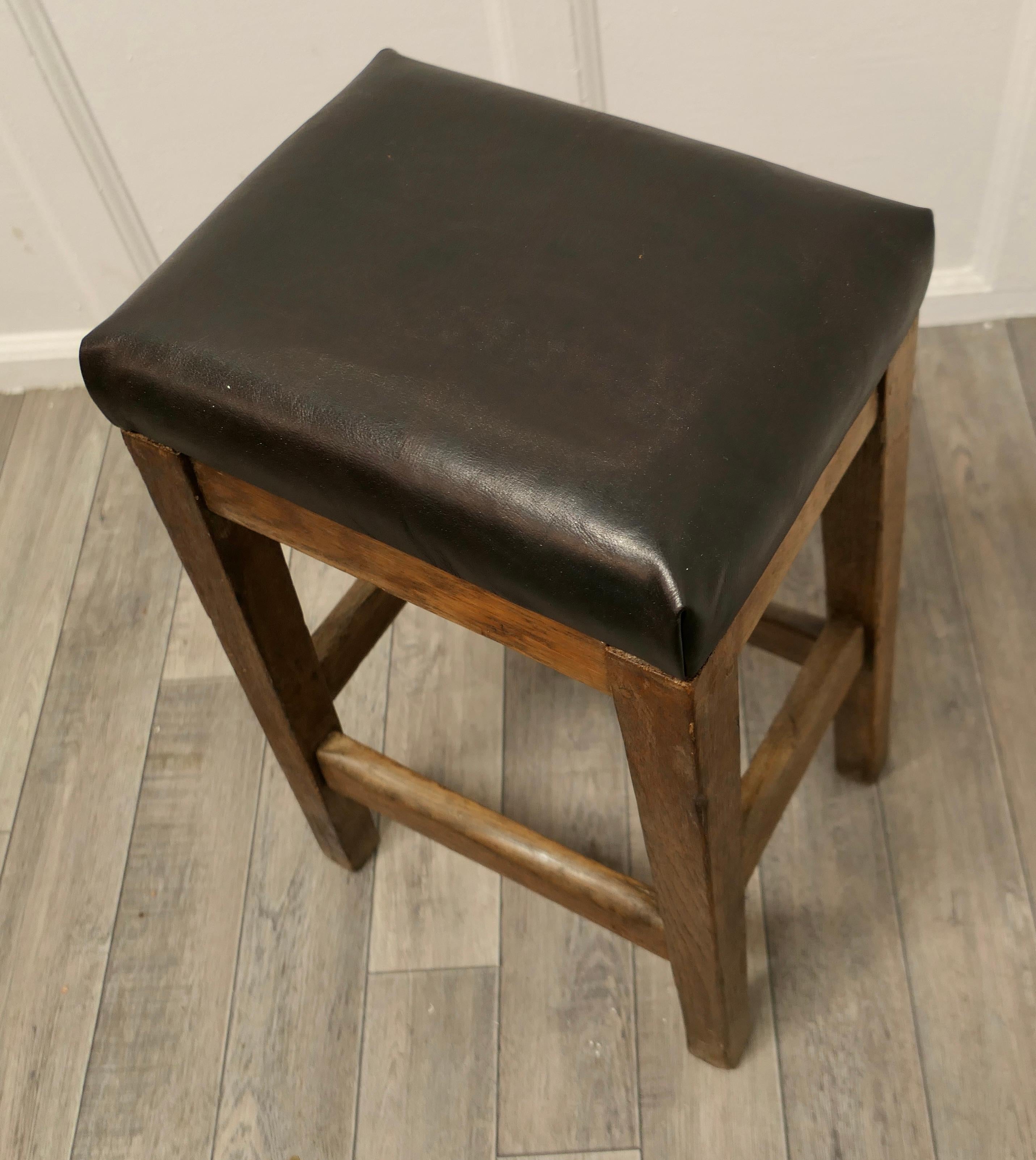 Arts and Crafts Golden Oak and Leather Stool    For Sale 1