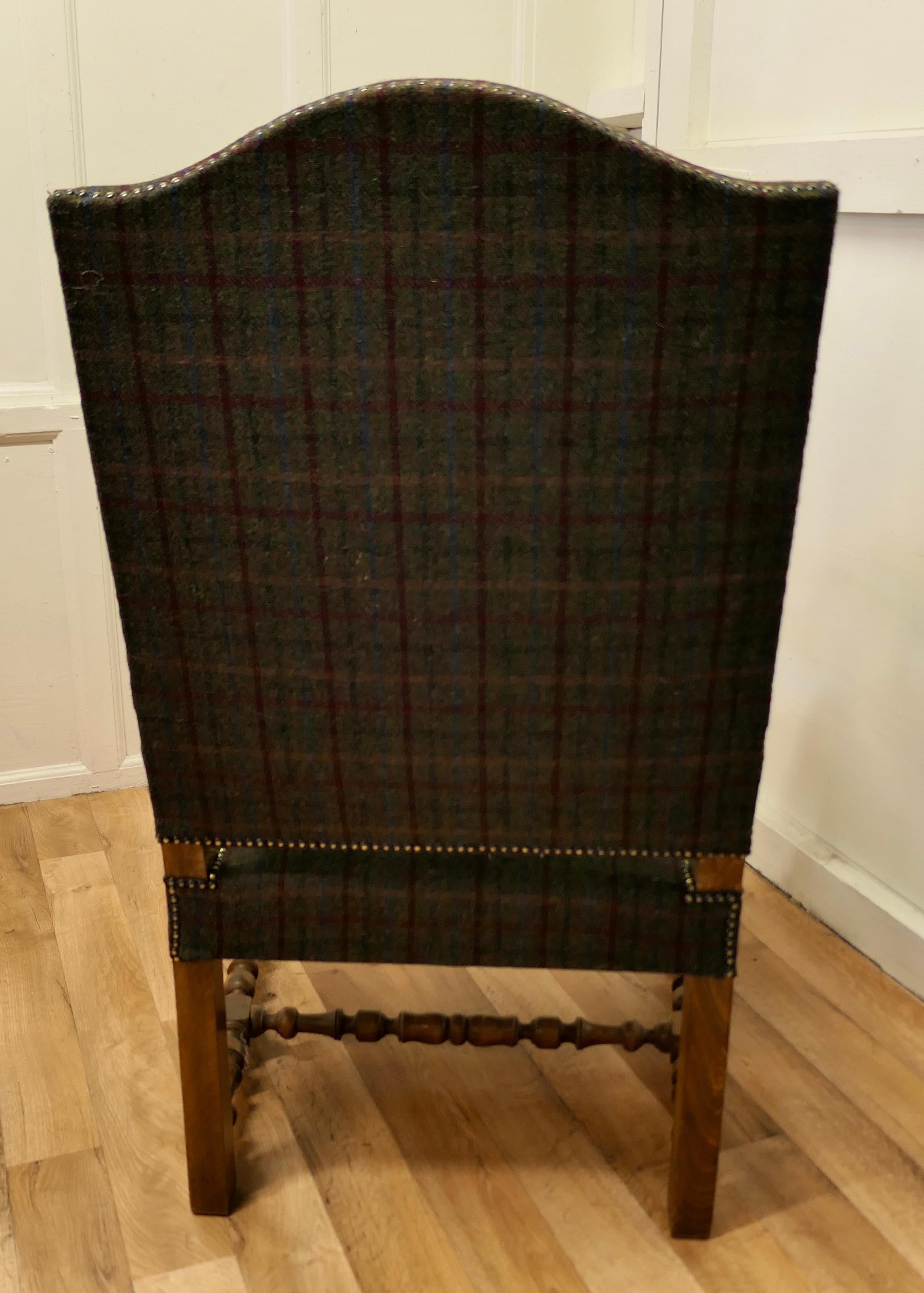 Chaise de bibliothèque Arts and Crafts en chêne doré, chaise trône en vente 4