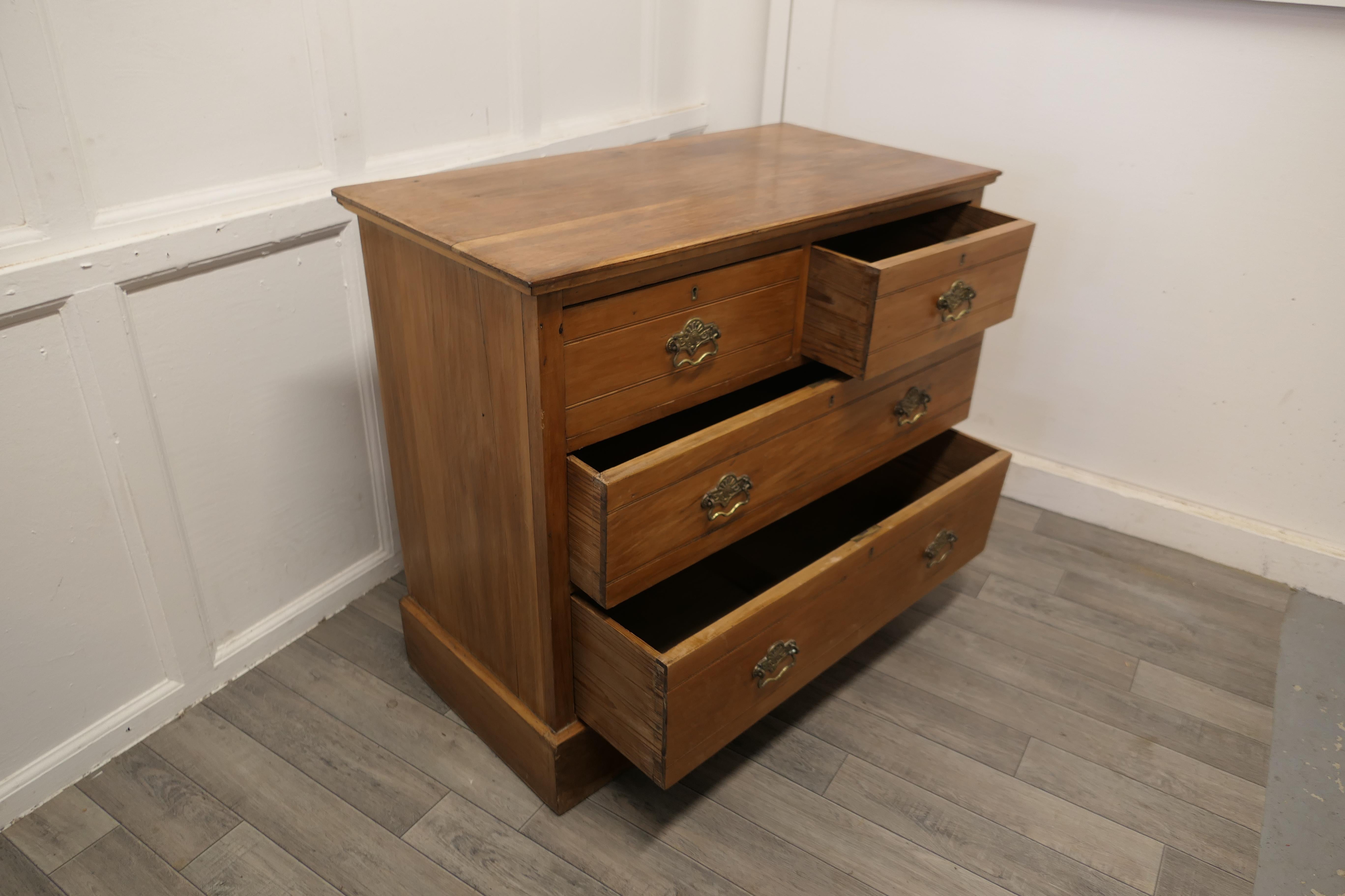 Arts and Crafts Golden Walnut Chest of Drawers For Sale 1