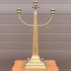 Candelabro Obelisco de Cobre Martillado Arts and Crafts