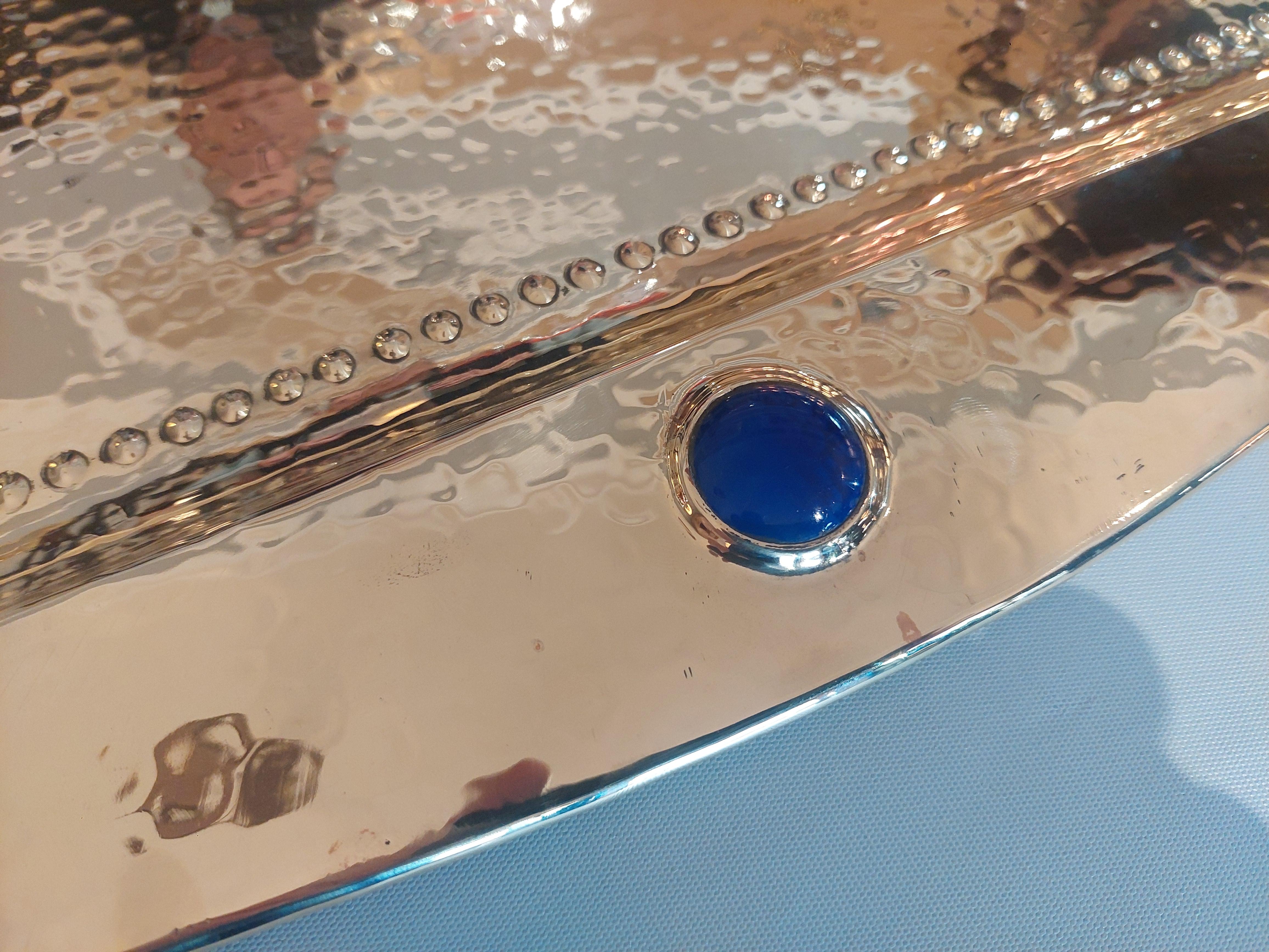 Arts and Crafts Tablett aus gehämmertem Messing im Zustand „Gut“ im Angebot in Altrincham, GB