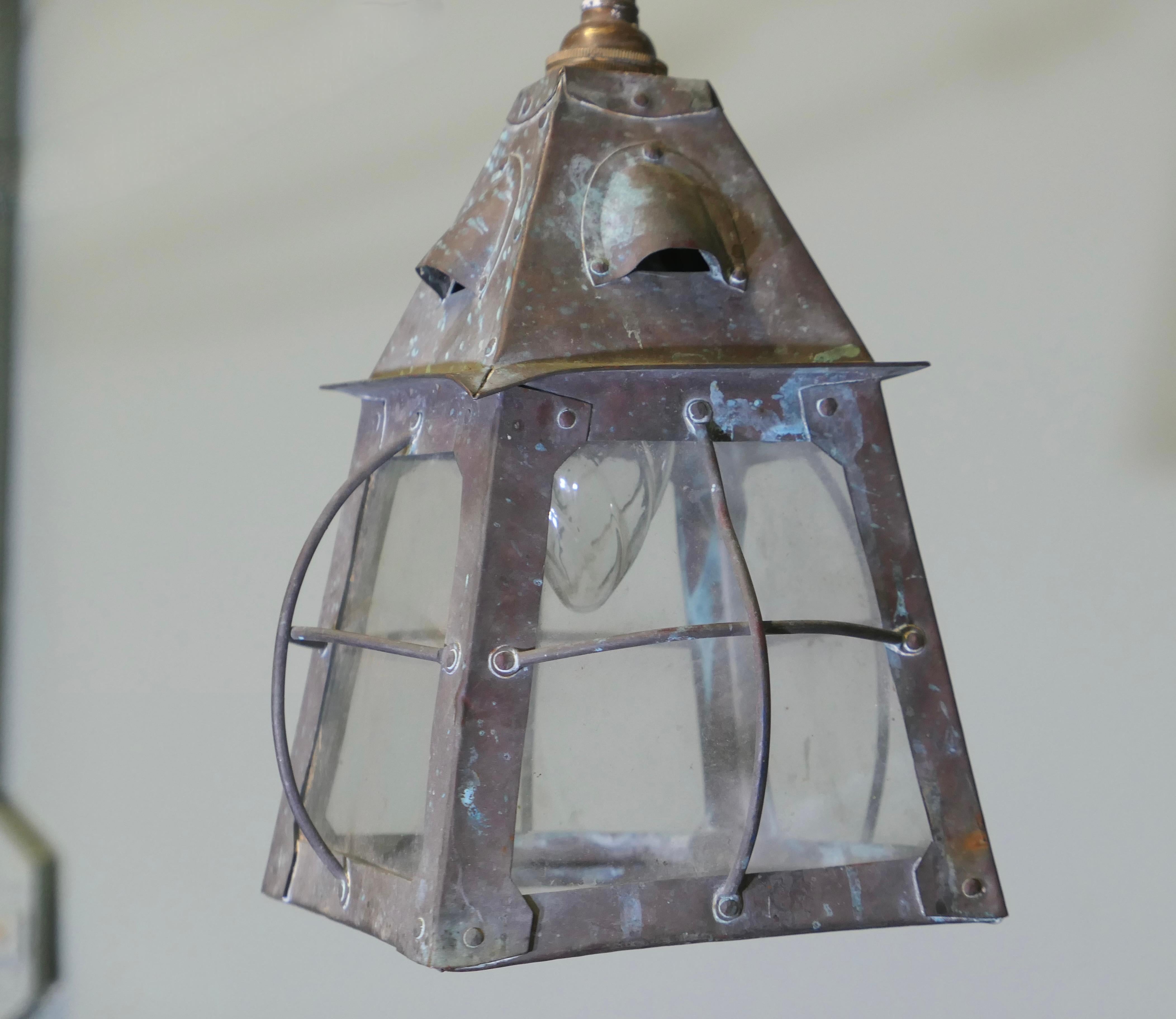 Lámpara de techo Arts and Crafts Hand Beaten Copper Hall Lantern en venta 2