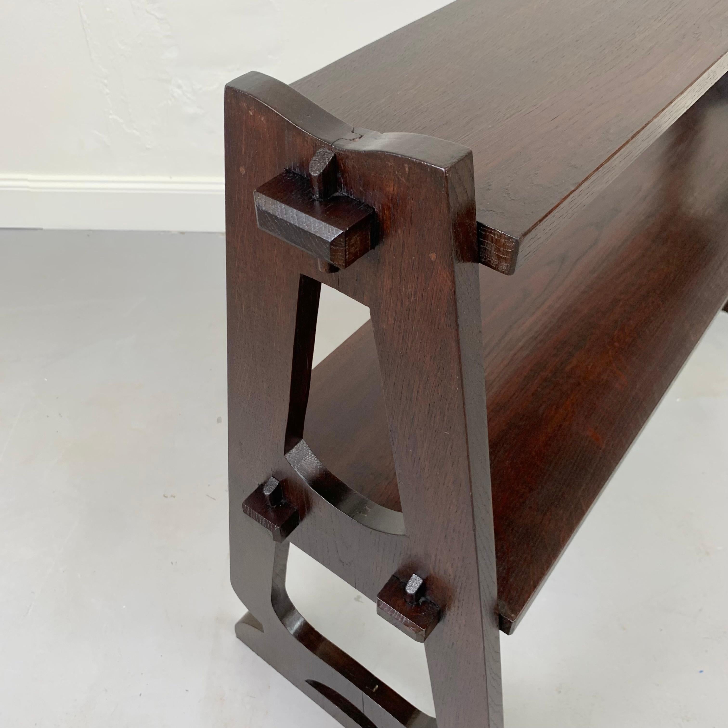 Quercia Scaffale in legno artigianale Arts and Crafts, circa 1910, Regno Unito. in vendita