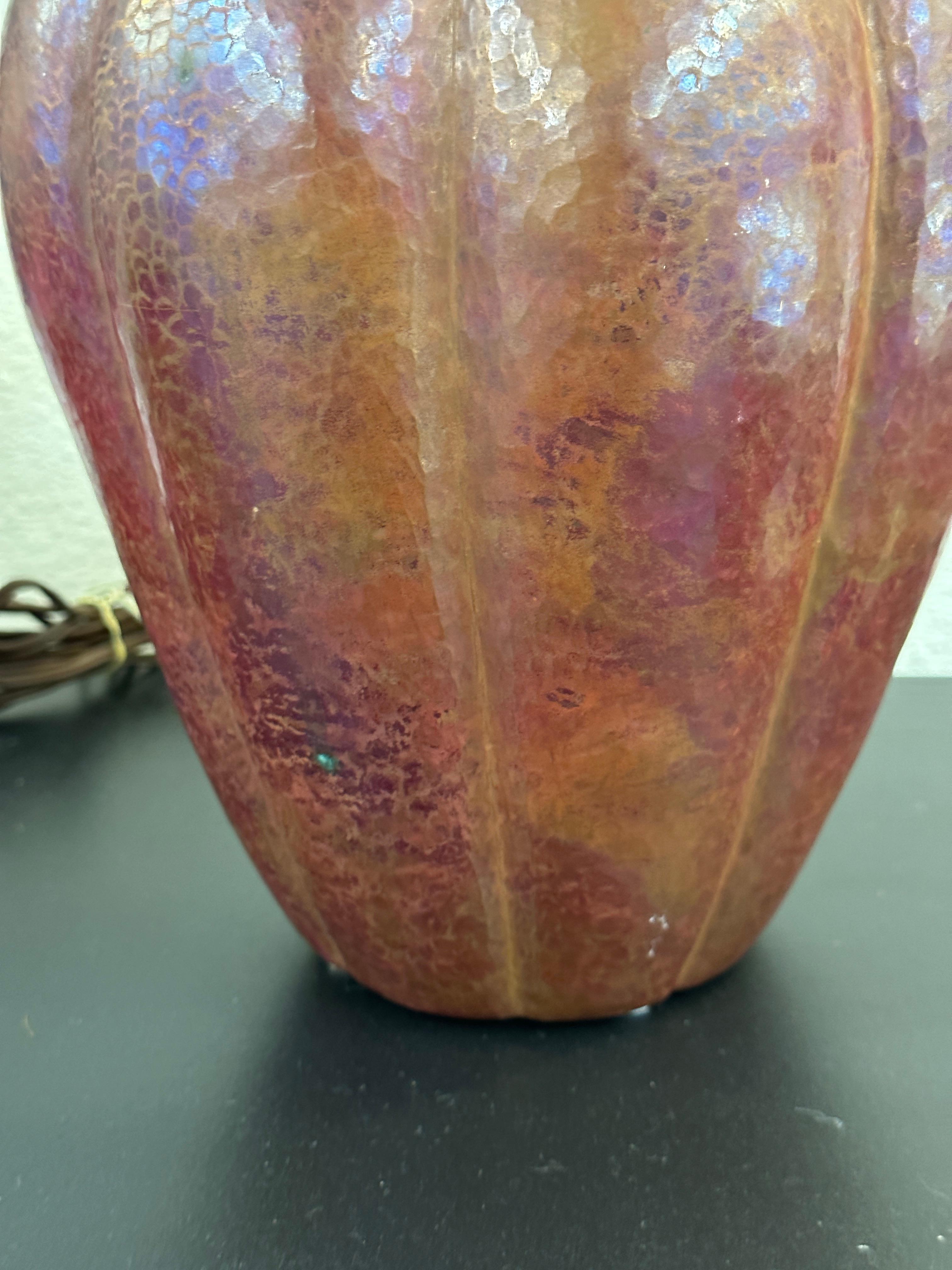 Fait main Vase en cuivre martelé à la main Arts and Crafts en vente