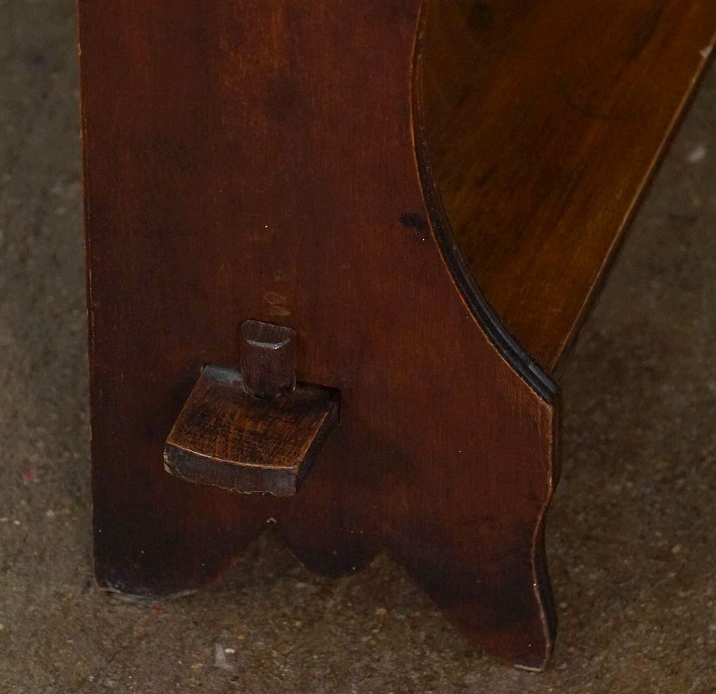 Arts and Crafts Hanging Shelf of Mahogany from England 9