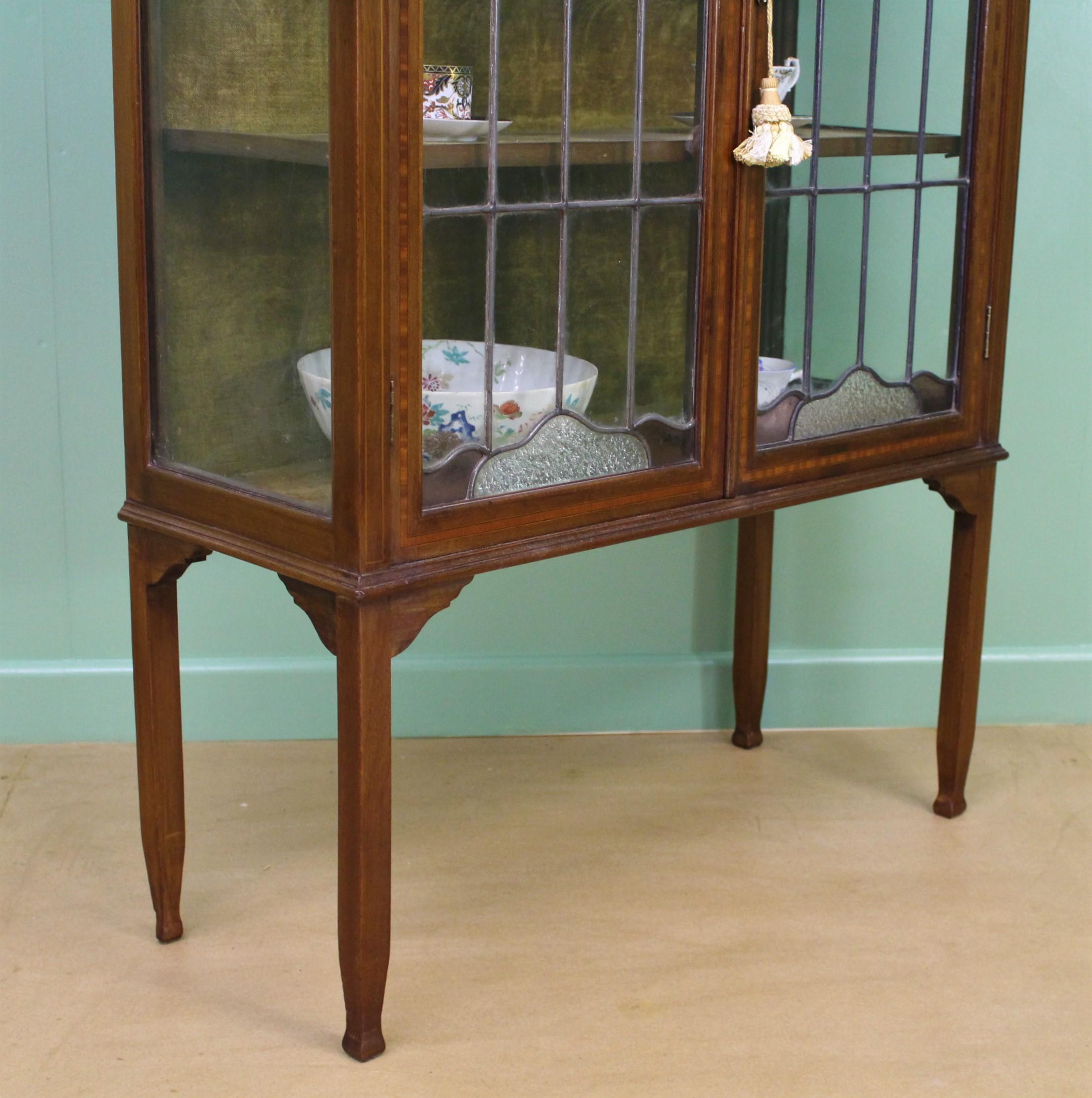 Arts & Crafts Inlaid Mahogany Display Cabinet For Sale 6