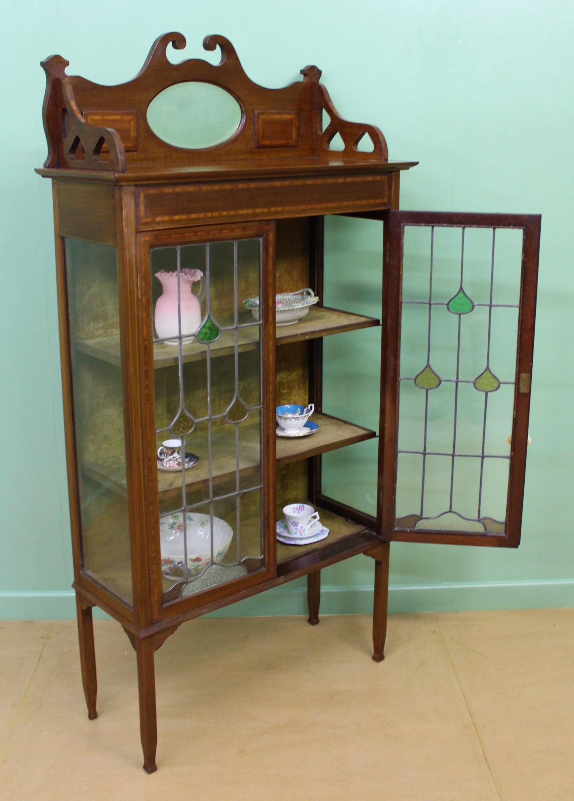 Arts & Crafts Inlaid Mahogany Display Cabinet For Sale 7