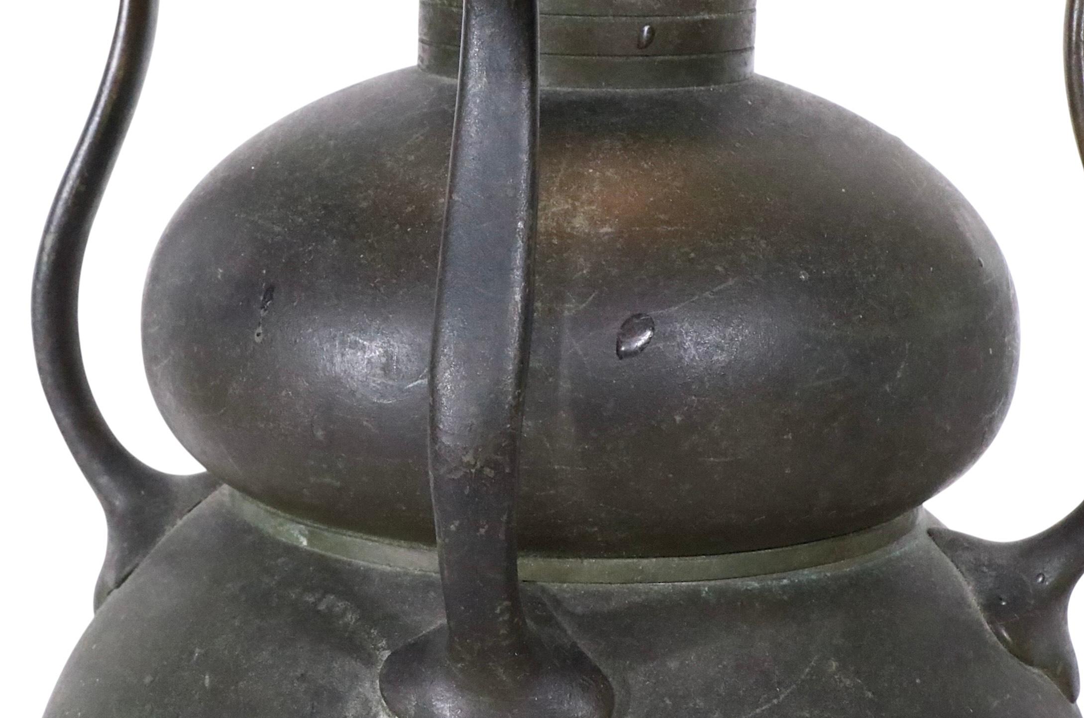 Arts and Crafts Kerosene Table Bronze Lamp with Mica Shade by Bradley & Hubbard In Good Condition For Sale In New York, NY