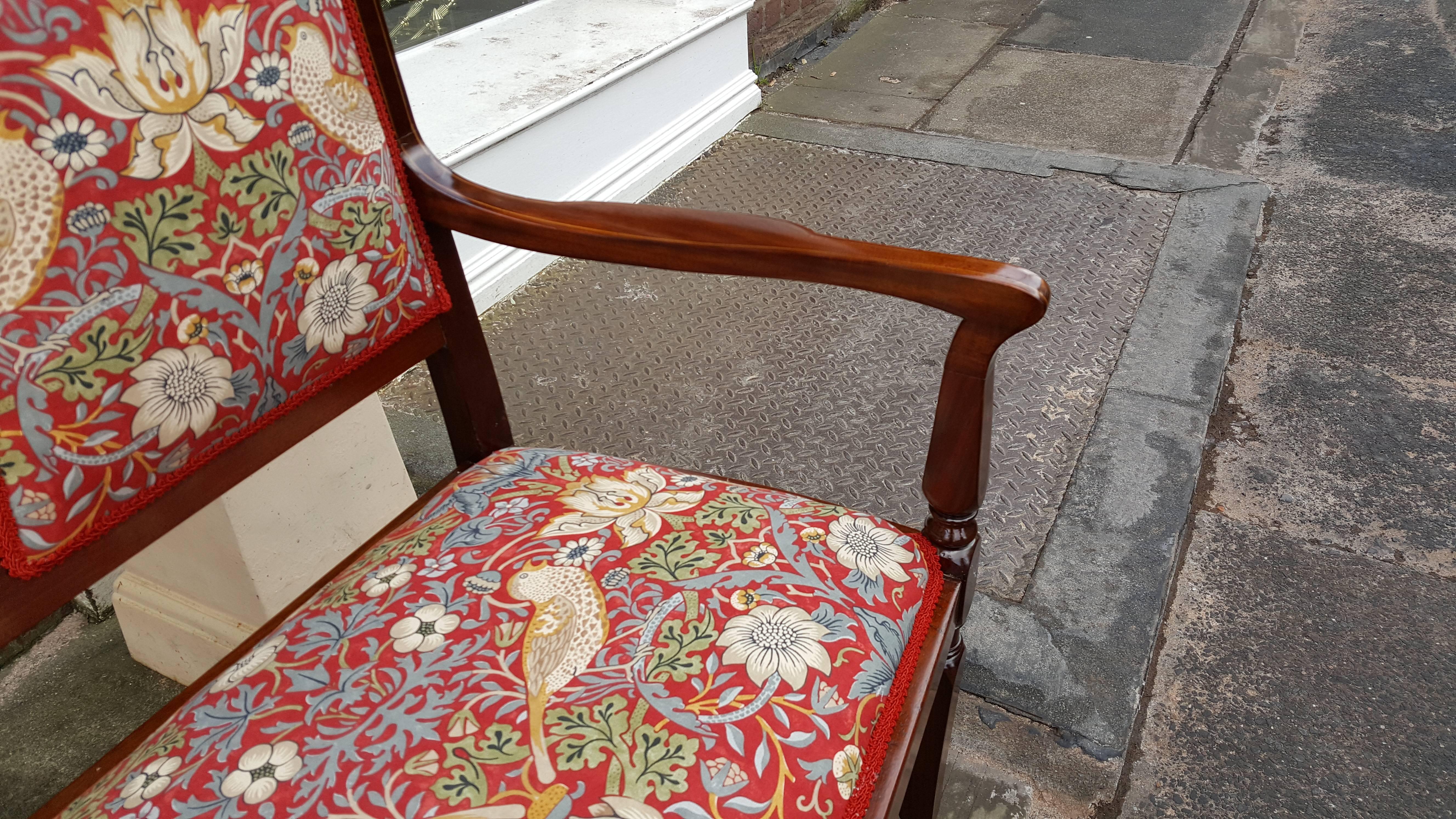 Arts & Crafts Mahogany Two-Seat Settee In Excellent Condition In Altrincham, Cheshire