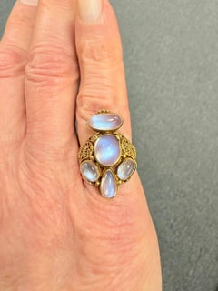 Anello Arts And Crafts con pietra lunare in oro giallo 14k, circa 1915