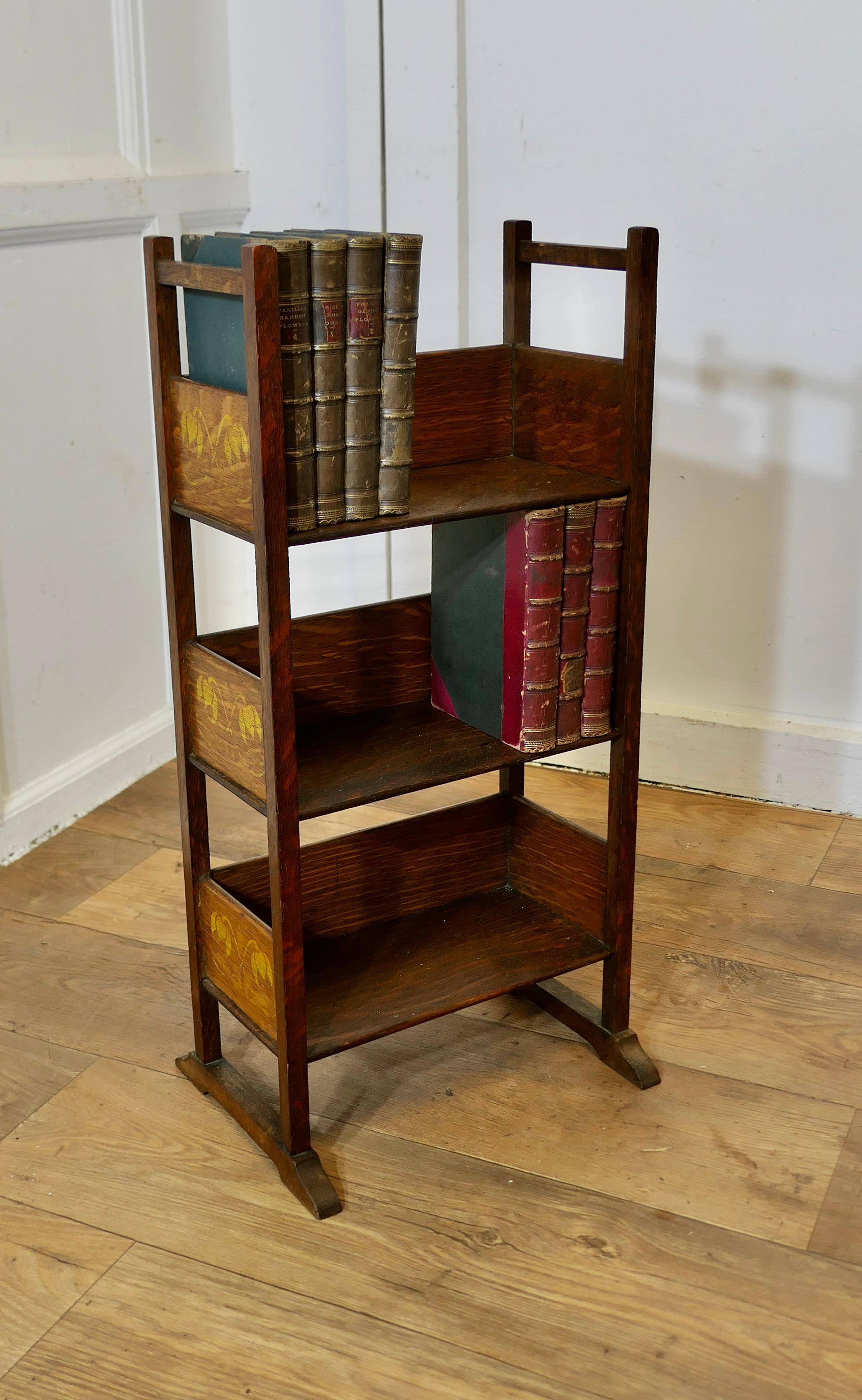 Inizio XX secolo Arti e Mestieri Oak  Libreria a 3 ripiani in vendita