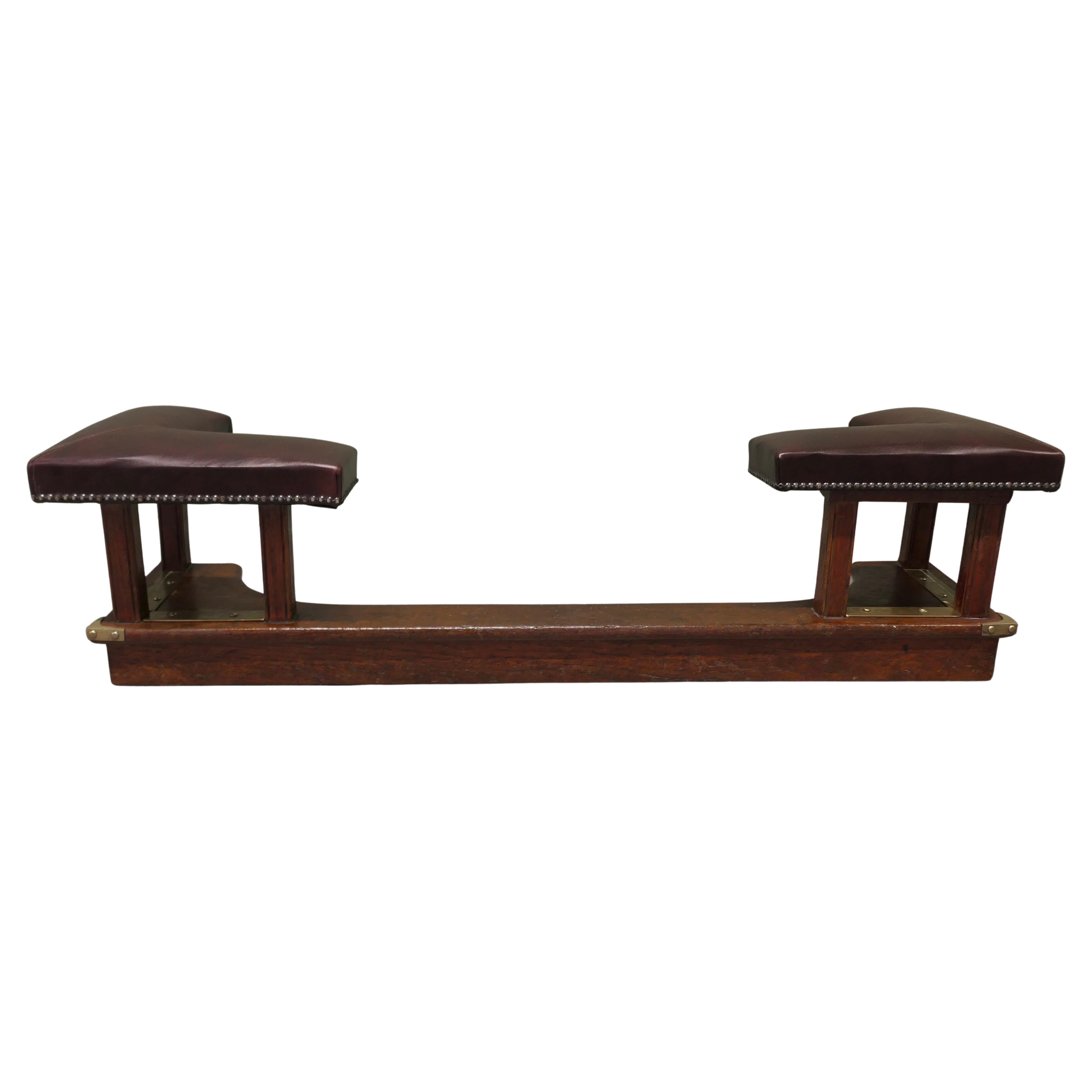 Arts and Crafts Oak and Leather Club Fender, Inglenook Fireside Seat