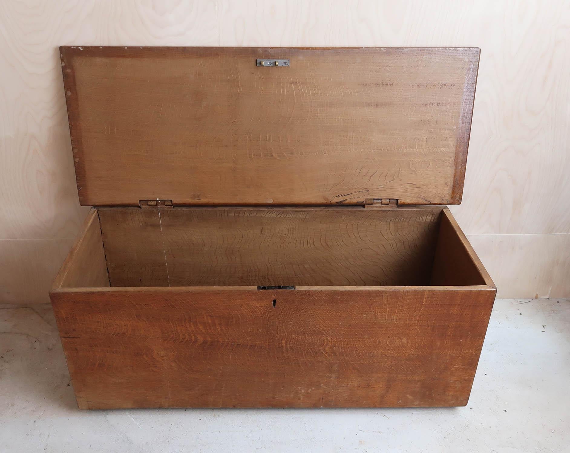 Arcón para mantas Arts and Crafts Oak, Inglés, Circa 1900 Hecho a mano en venta