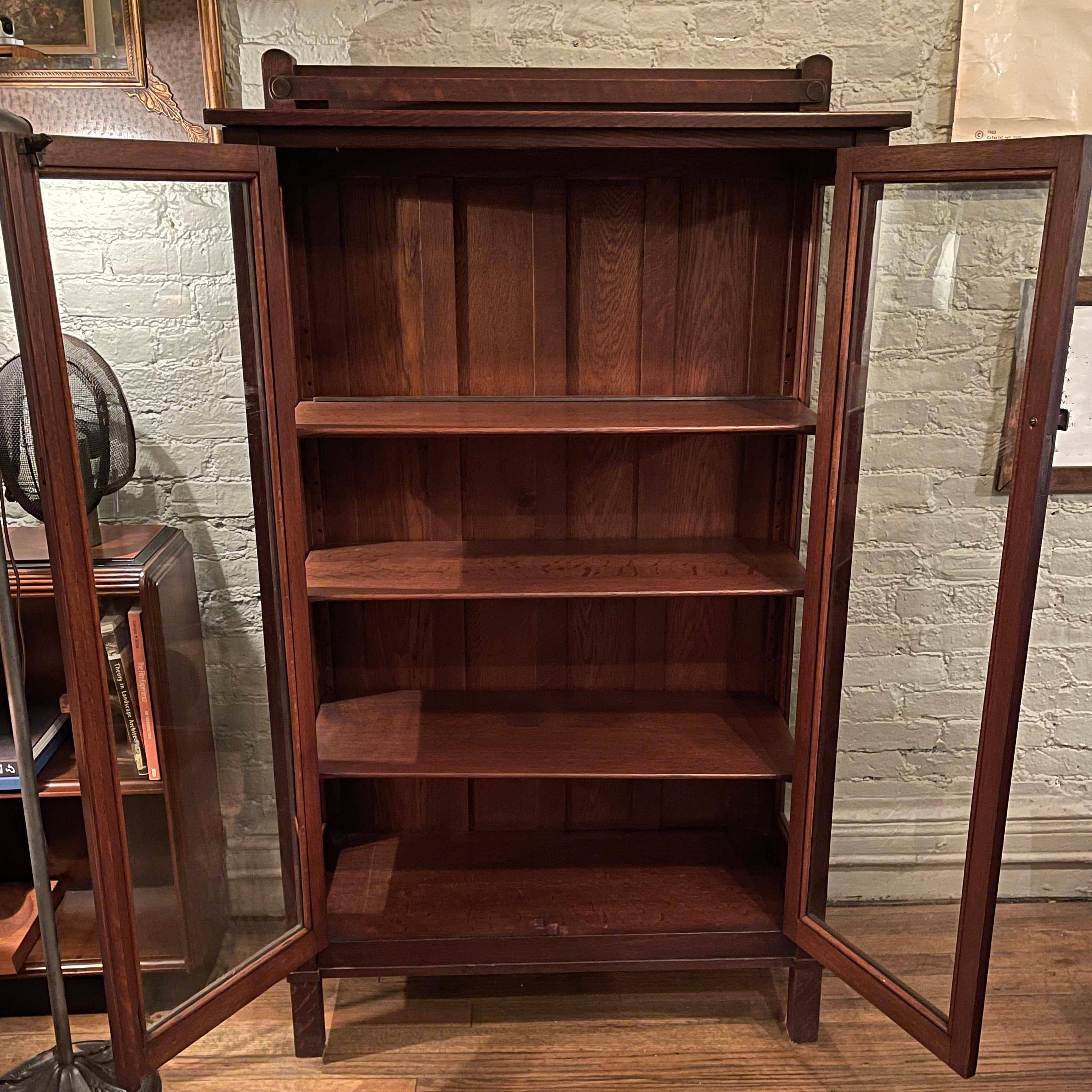 20th Century Arts & Crafts Oak Bookcase Display Cabinet