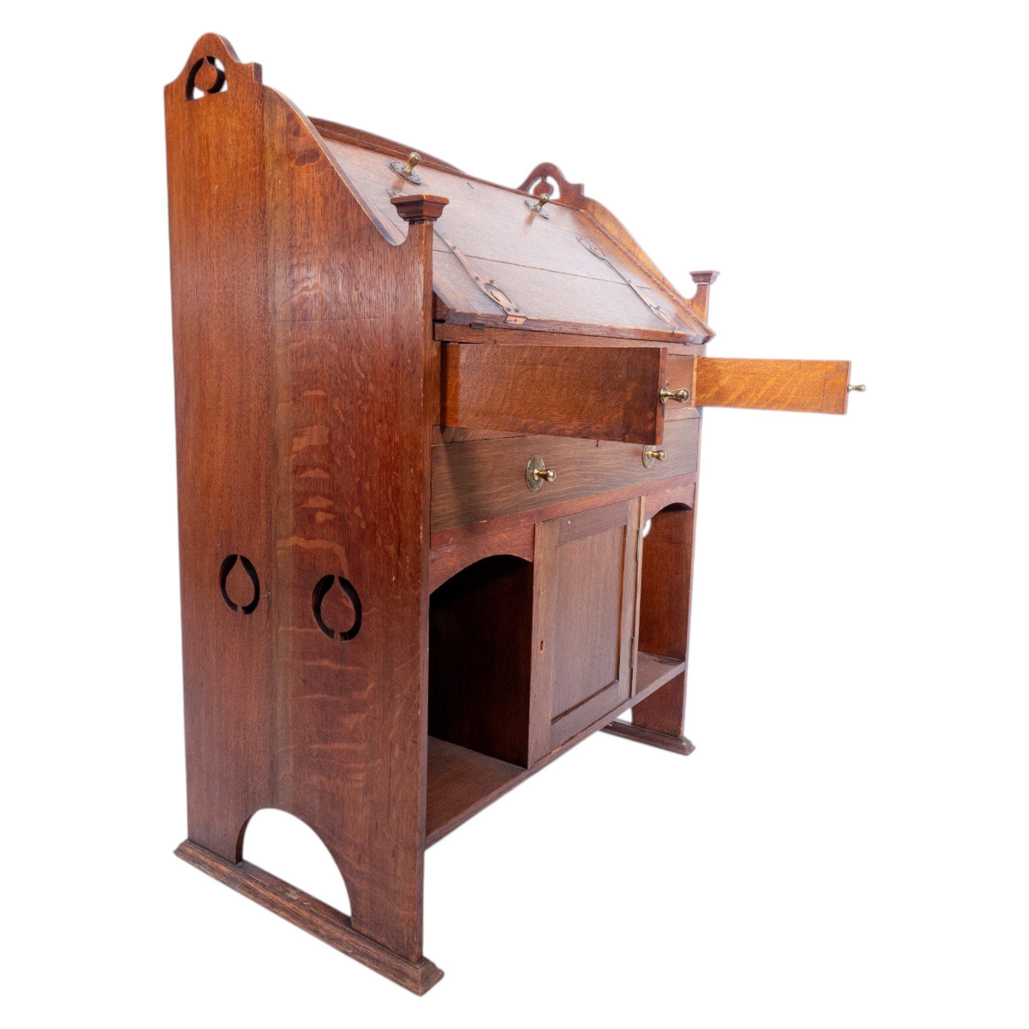 Arts and Crafts Büro aus Eiche von George Montague Ellwood für J.S. Henry im Angebot 6