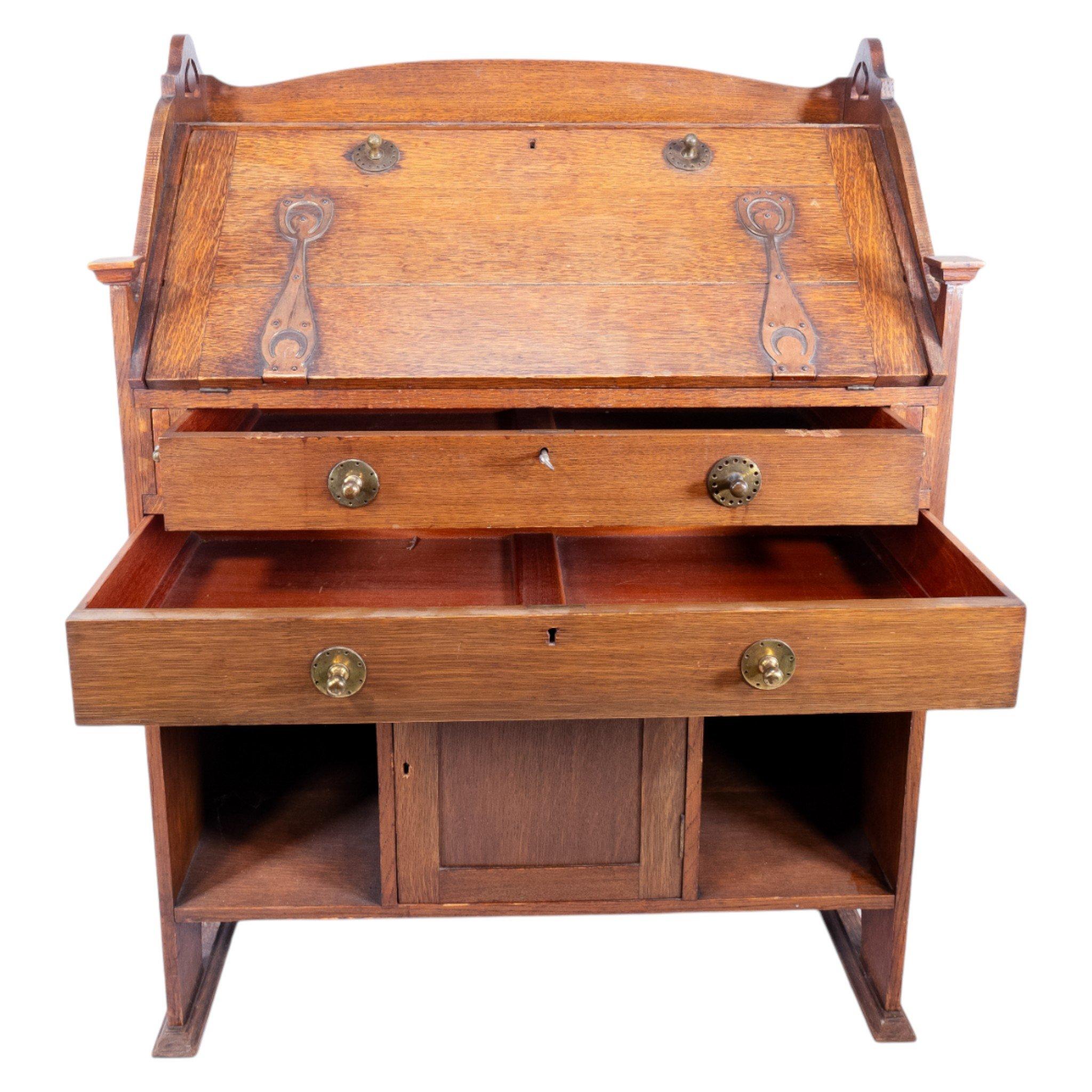 Arts and Crafts Büro aus Eiche von George Montague Ellwood für J.S. Henry (Handgefertigt) im Angebot