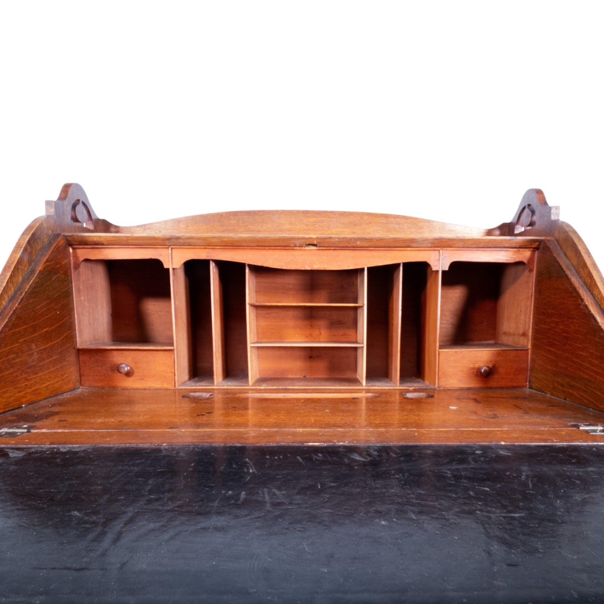 Arts and Crafts Büro aus Eiche von George Montague Ellwood für J.S. Henry (20. Jahrhundert) im Angebot