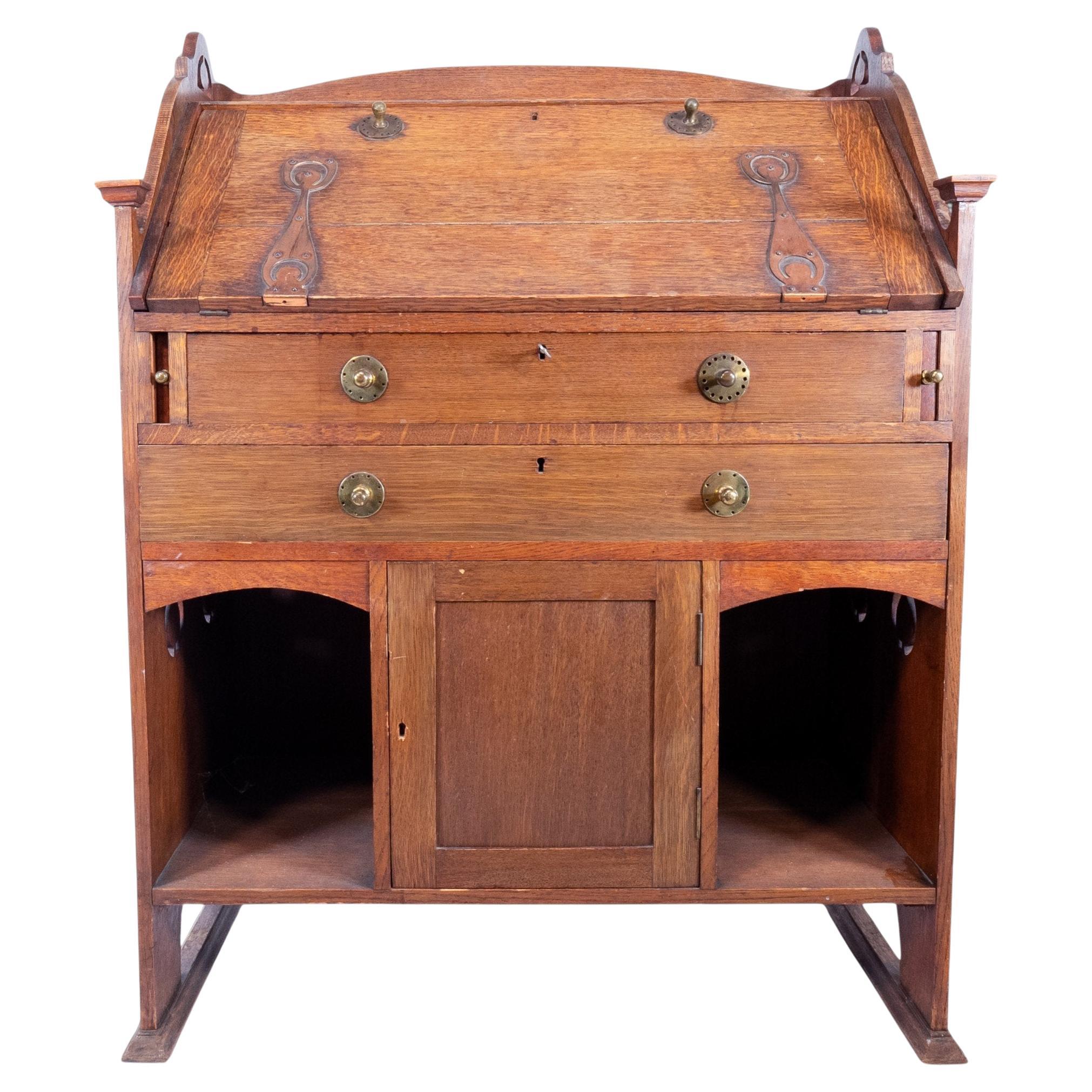 Arts and Crafts Büro aus Eiche von George Montague Ellwood für J.S. Henry im Angebot
