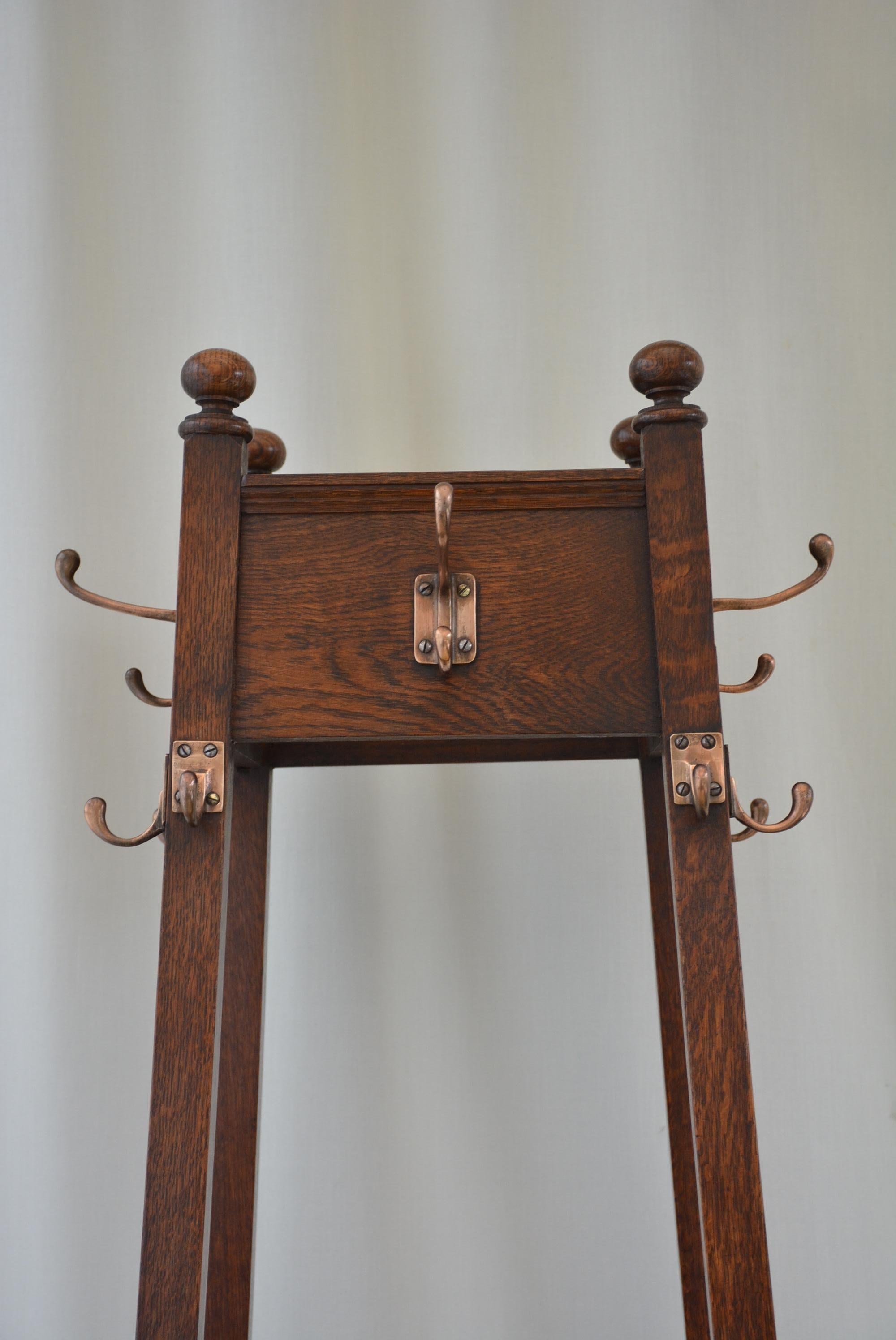 Appendiabiti in quercia Arts and Crafts, Inghilterra, 1890 ca. in vendita 5