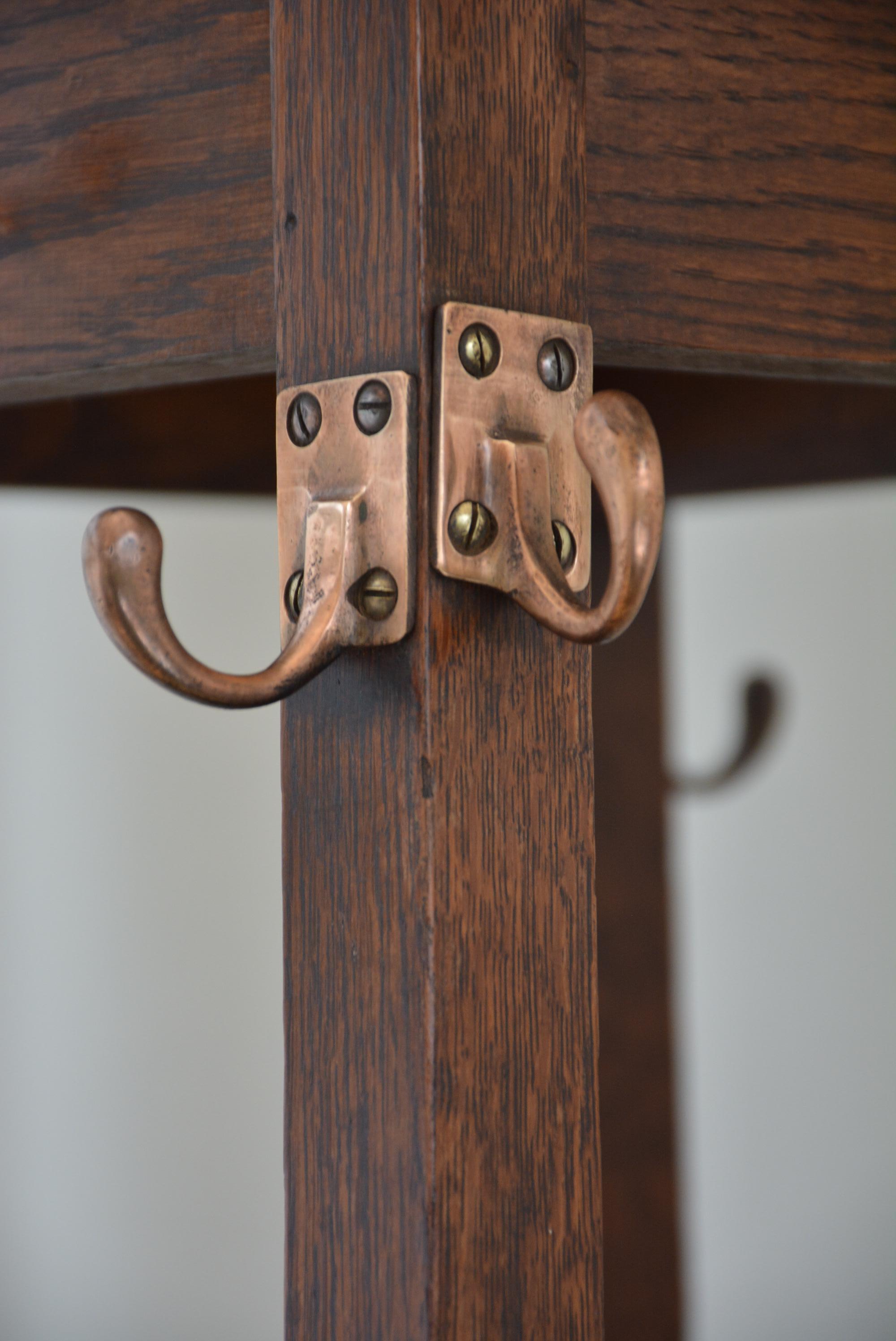 Appendiabiti in quercia Arts and Crafts, Inghilterra, 1890 ca. in vendita 9